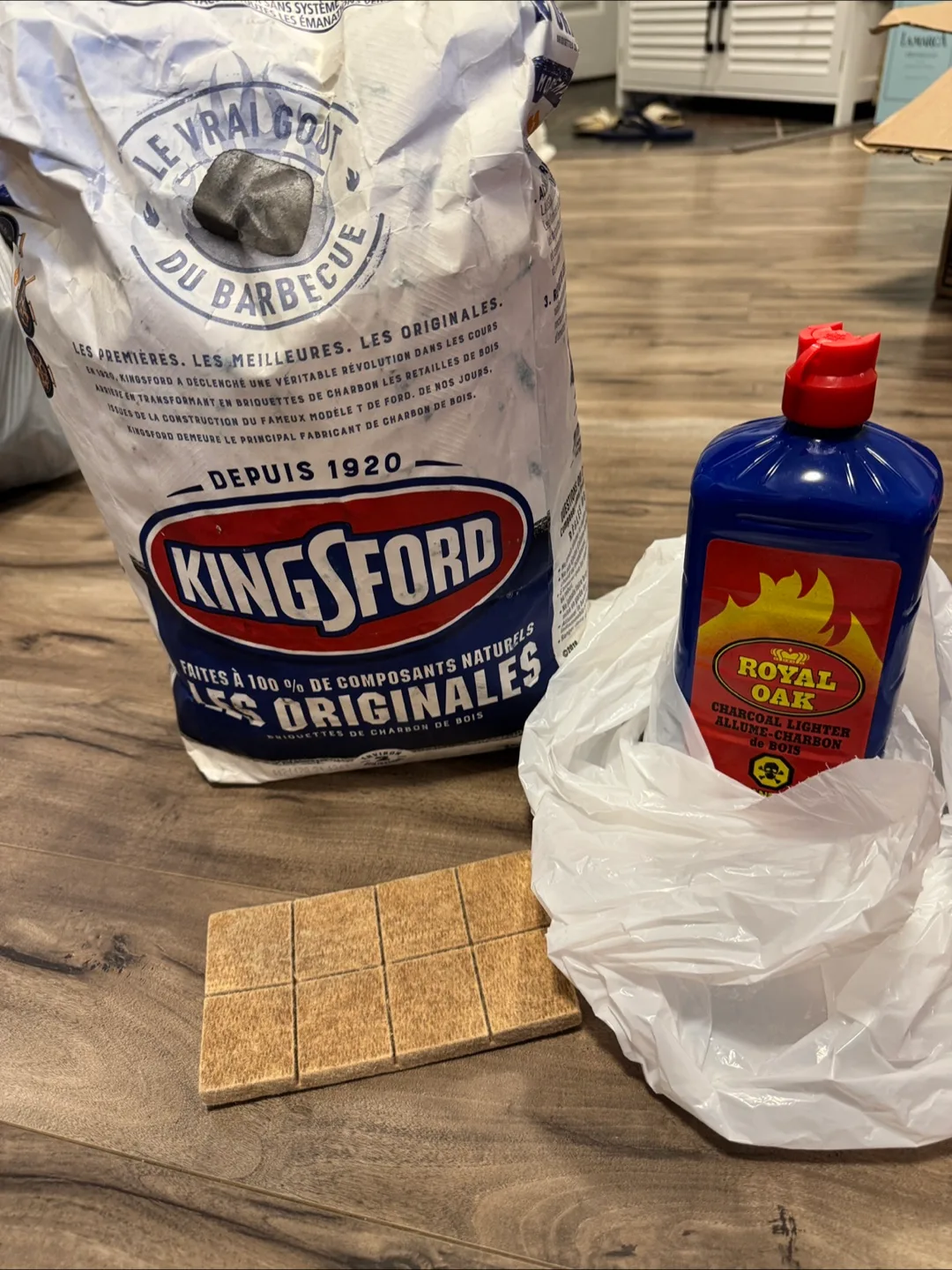 Kingsford Charcoal & Royal Oak Lighter Fluid & Kindling 🇨🇦 thumbnail