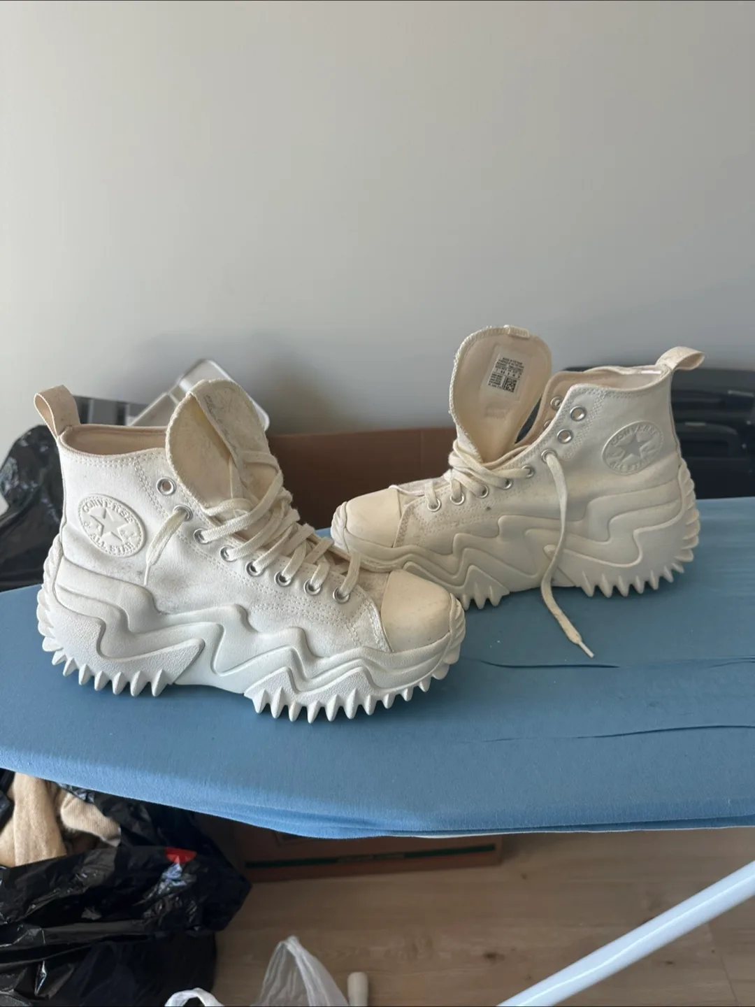 Converse Run Star Motion Sneakers thumbnail