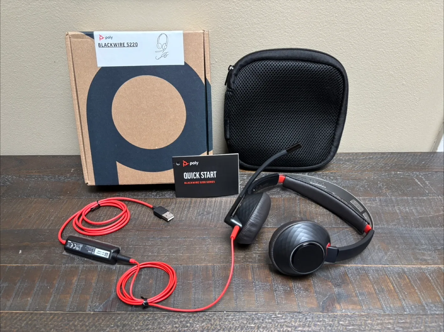 🇨🇦Poly Blackwire 5220 Headset w/ Case thumbnail