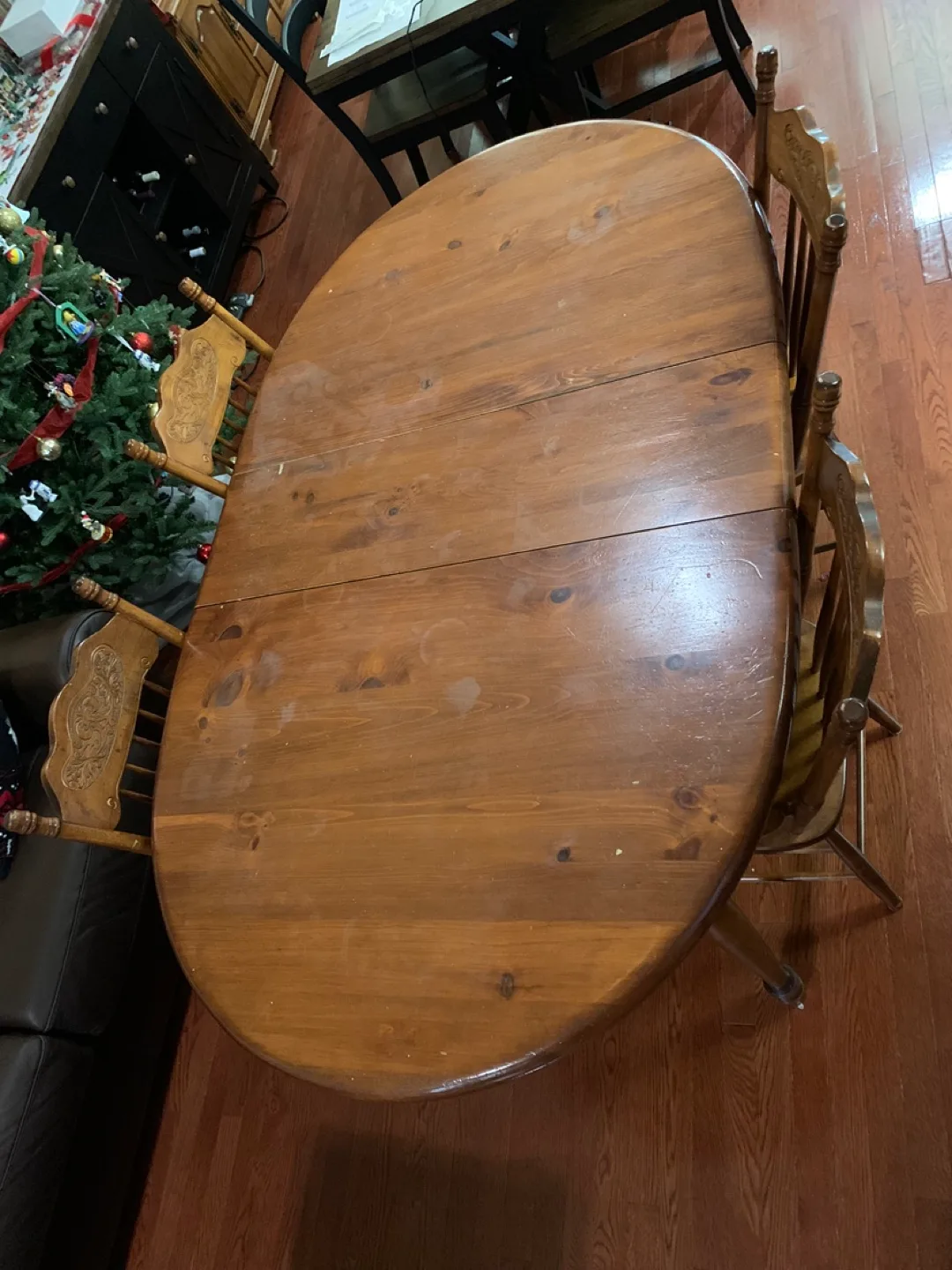 Dining Room Table and chairs thumbnail