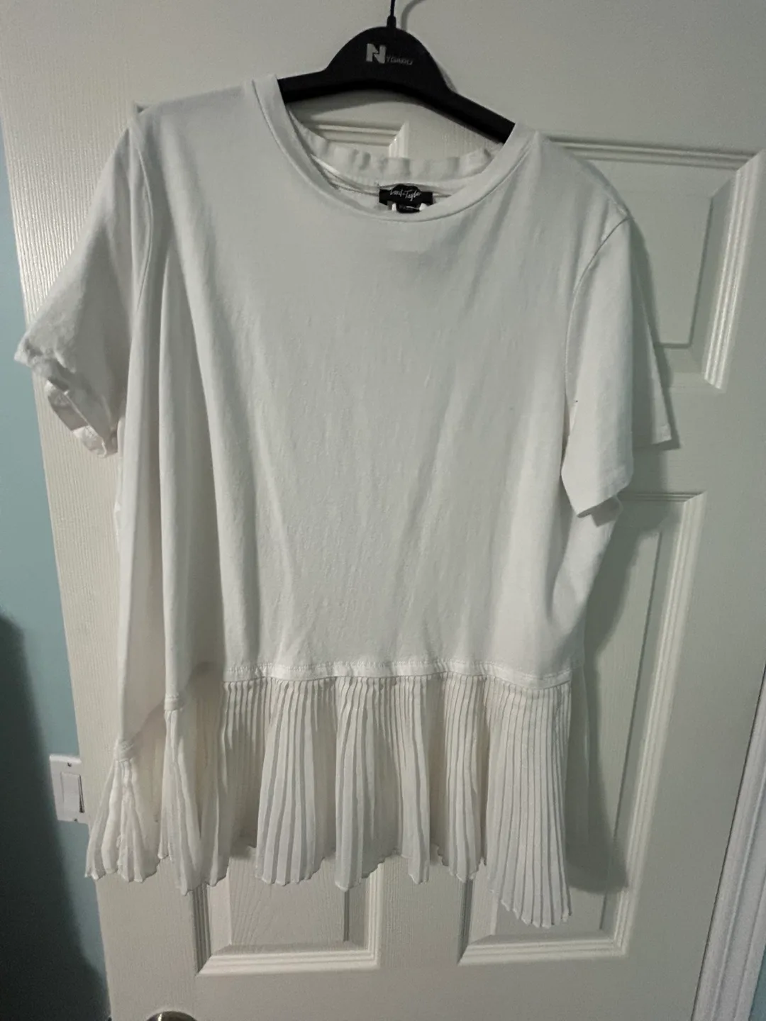 Lord & Taylor White Top with Pleated Hem- size XL-XXL thumbnail