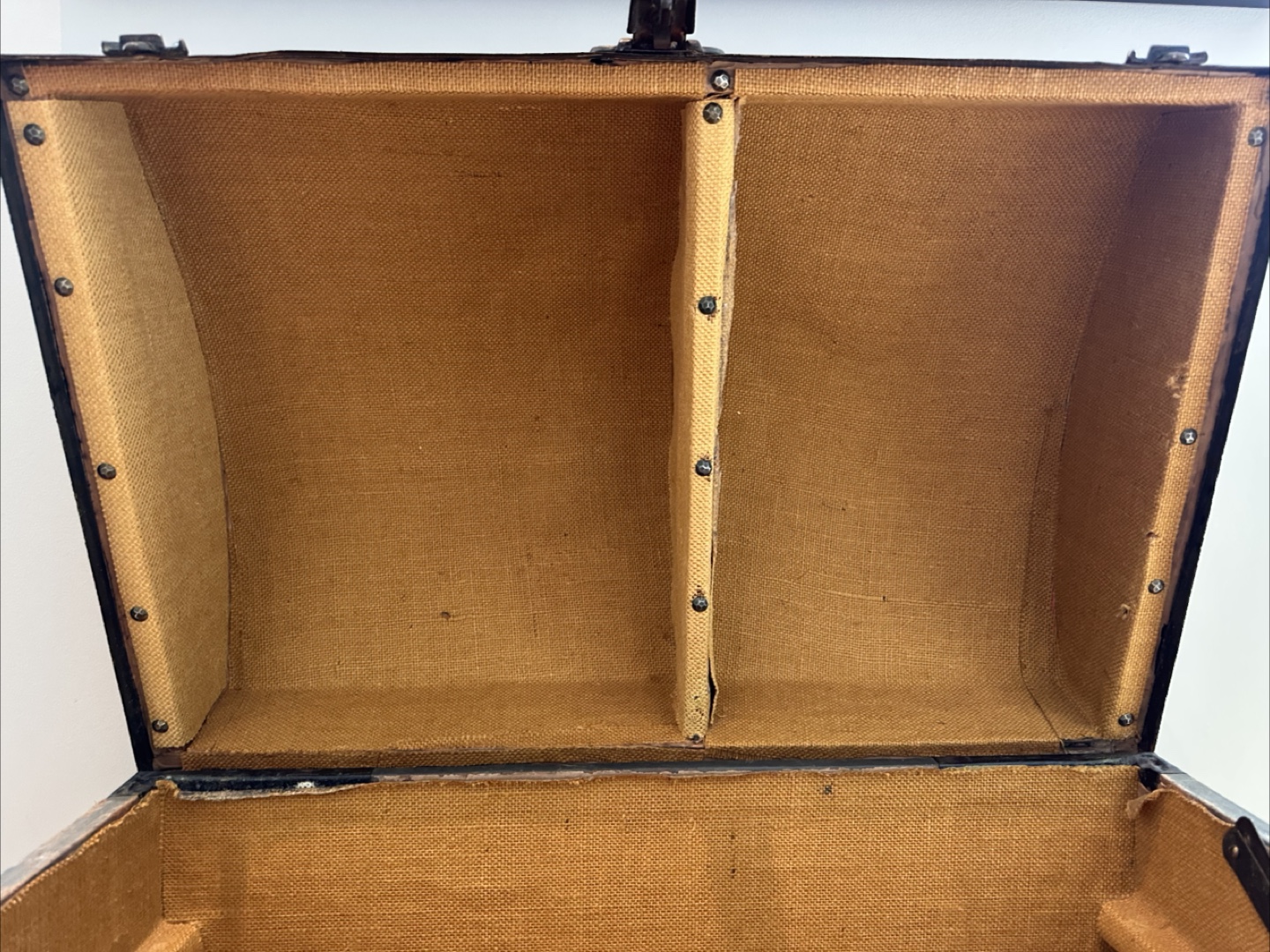 Antique Steamer Trunk - photo 3