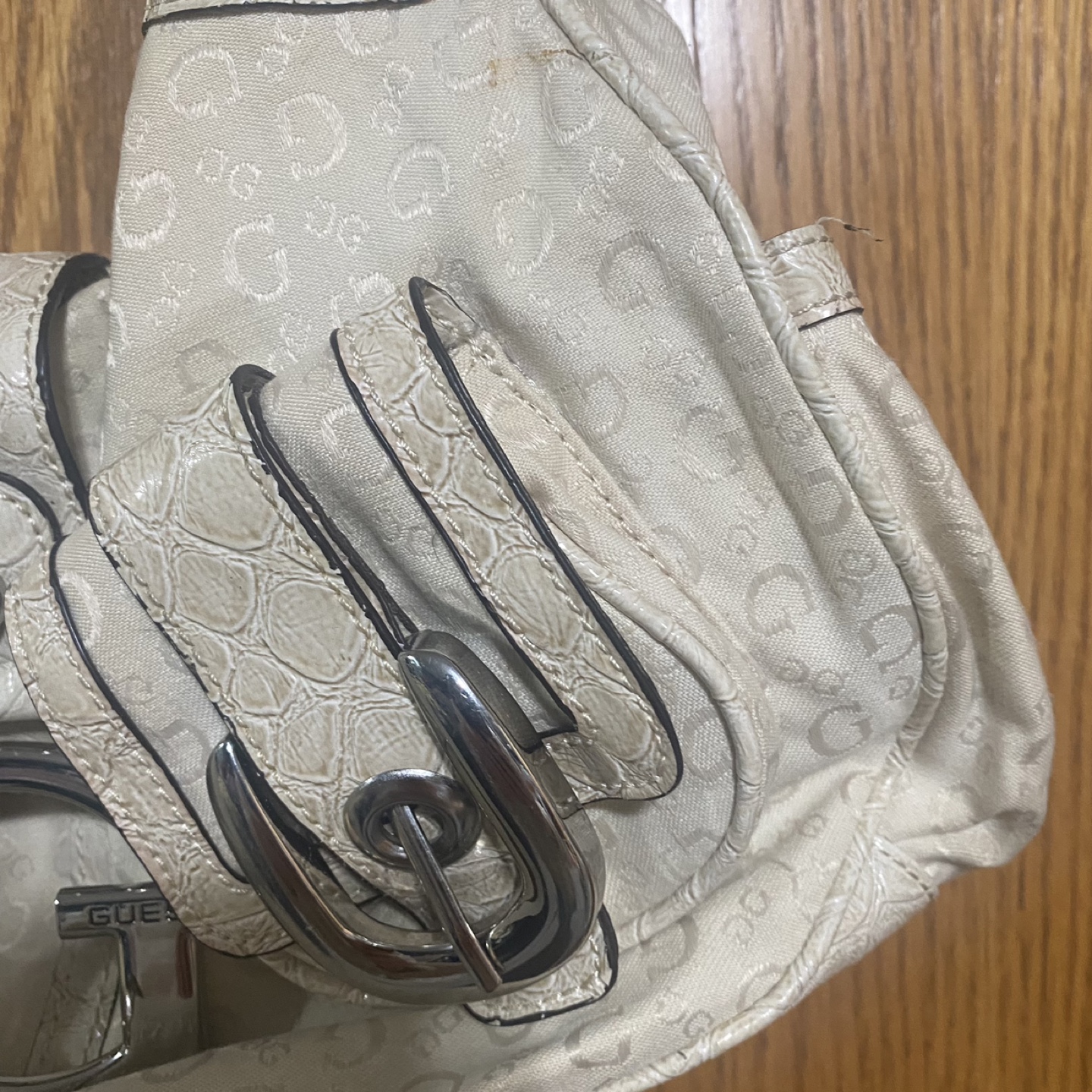 Guess Cream Shoulder Bag with Buckle Details - photo 4