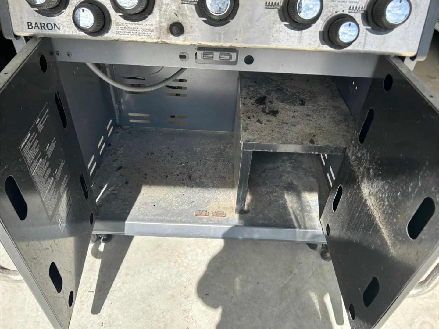 Broil King Baron BBQ Grill 🇨🇦 image indicator(4)