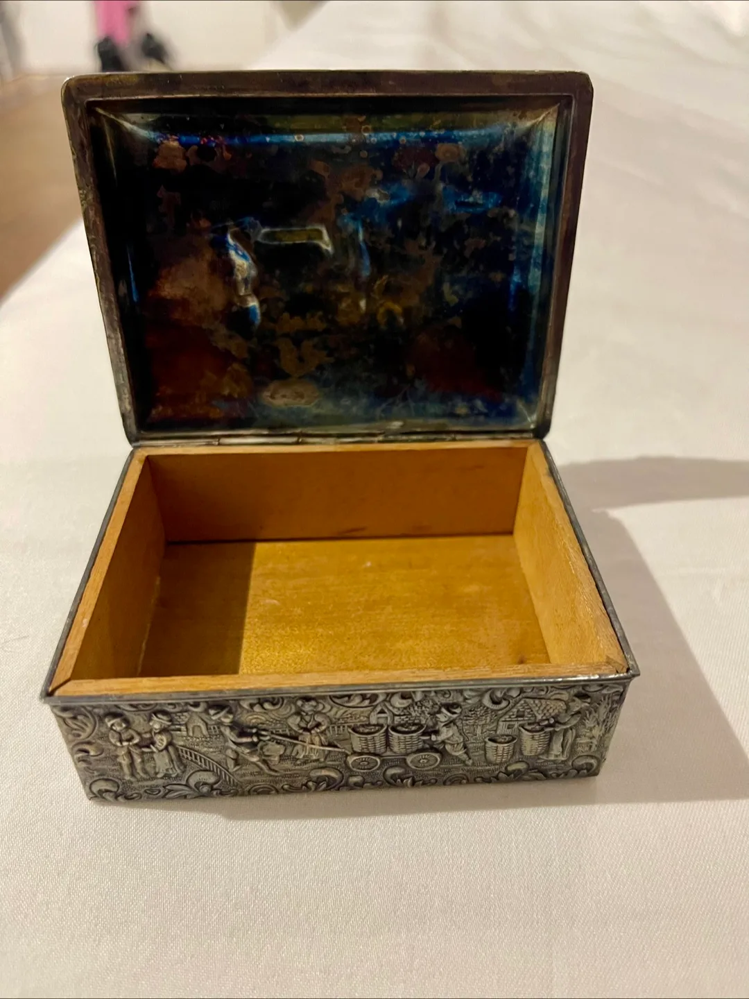 Antique  Trinket Box image indicator(3)