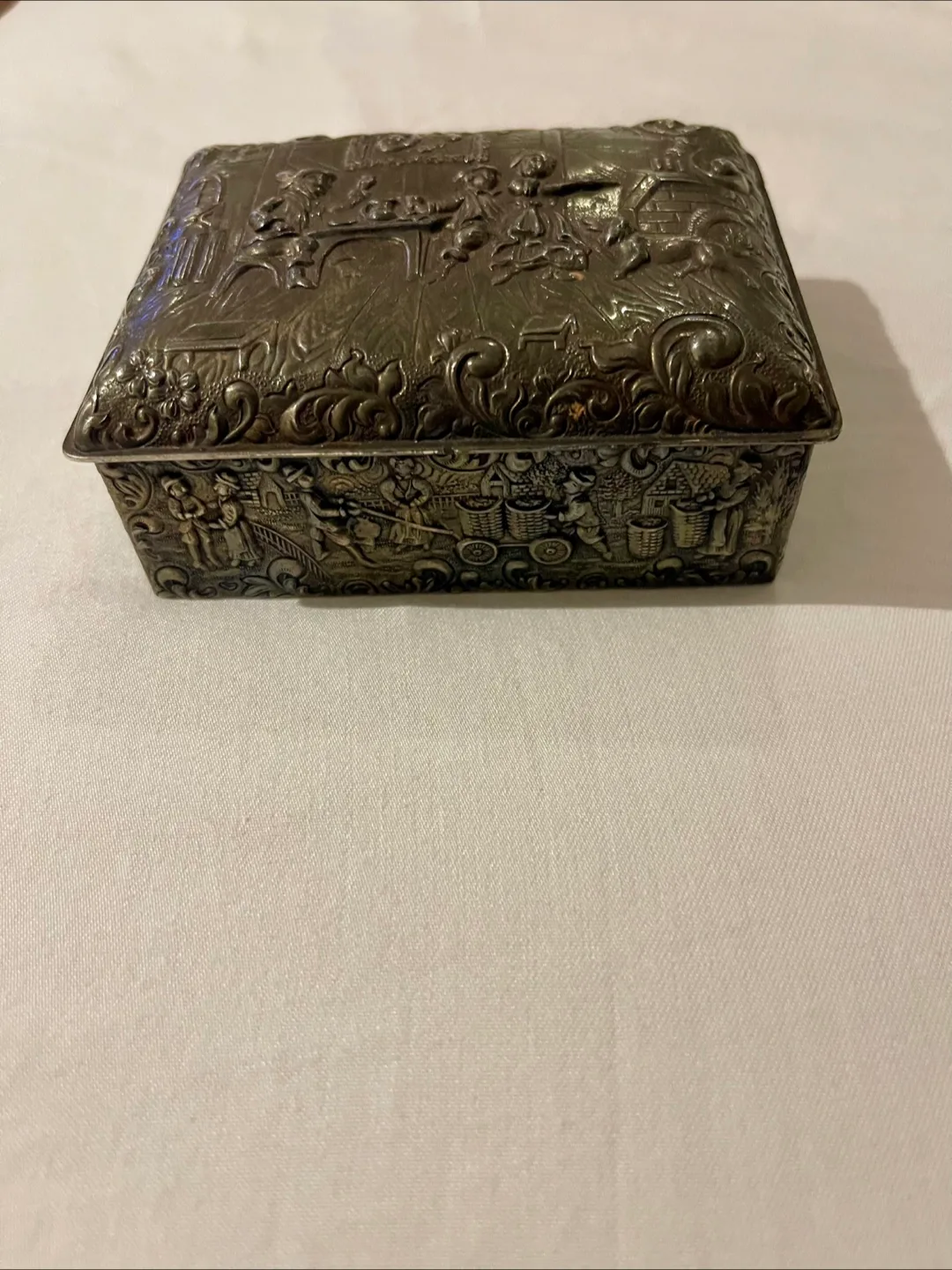 Antique  Trinket Box image indicator(2)