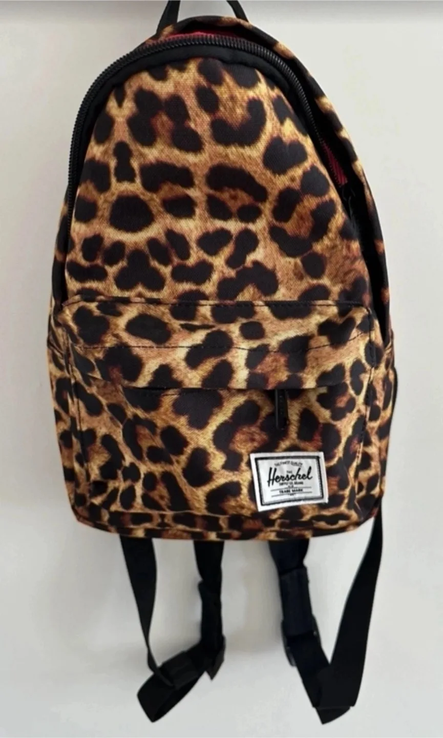 Herschel Leopard Print Backpack ��🥕 thumbnail