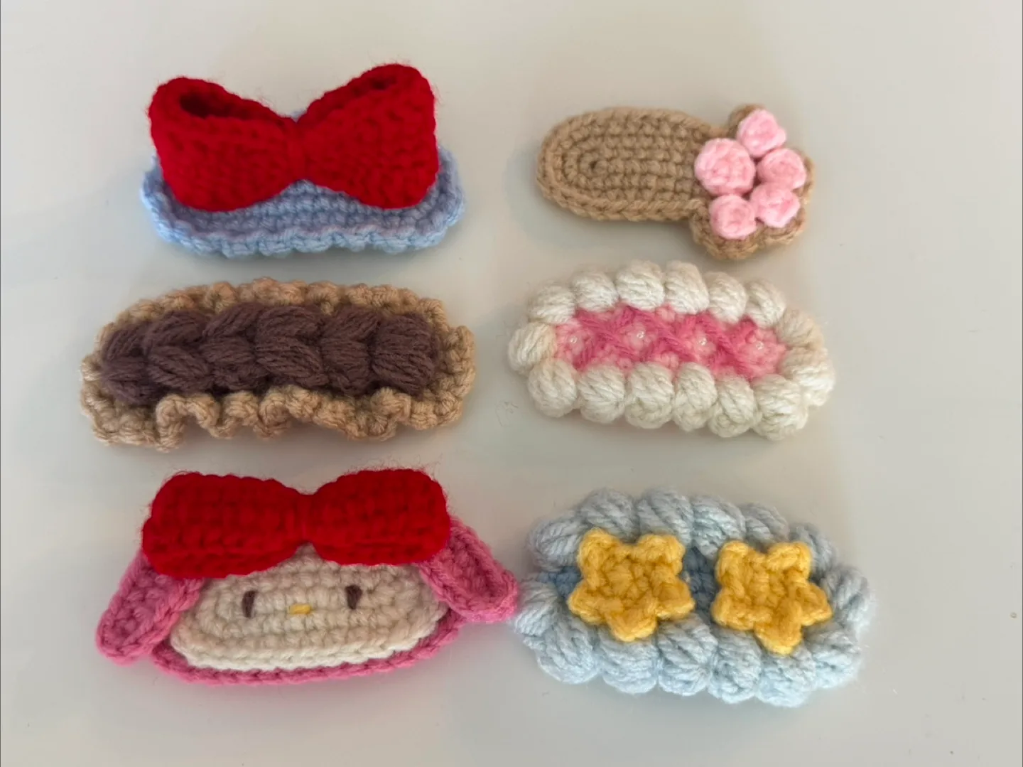 6 Handmade Crochet Hair Clips thumbnail