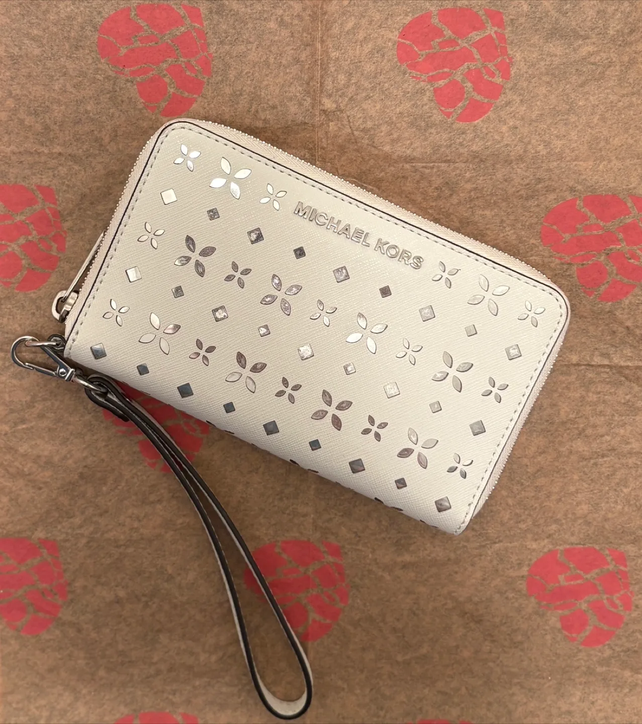 Michael Kors White Leather Wallet and Phone Case thumbnail