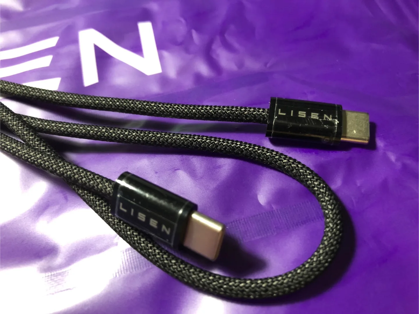 BRAND NEW Lisen USB-C to USB-C Cable 1 metre image indicator(2)