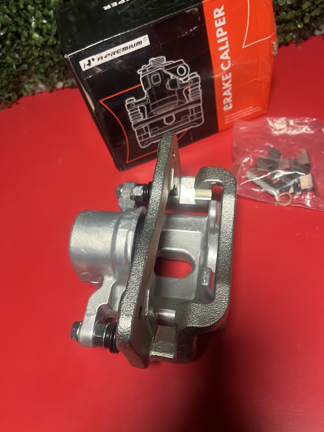 Rear Left Brake Caliper for Santa Fe, Sorento - photo 2