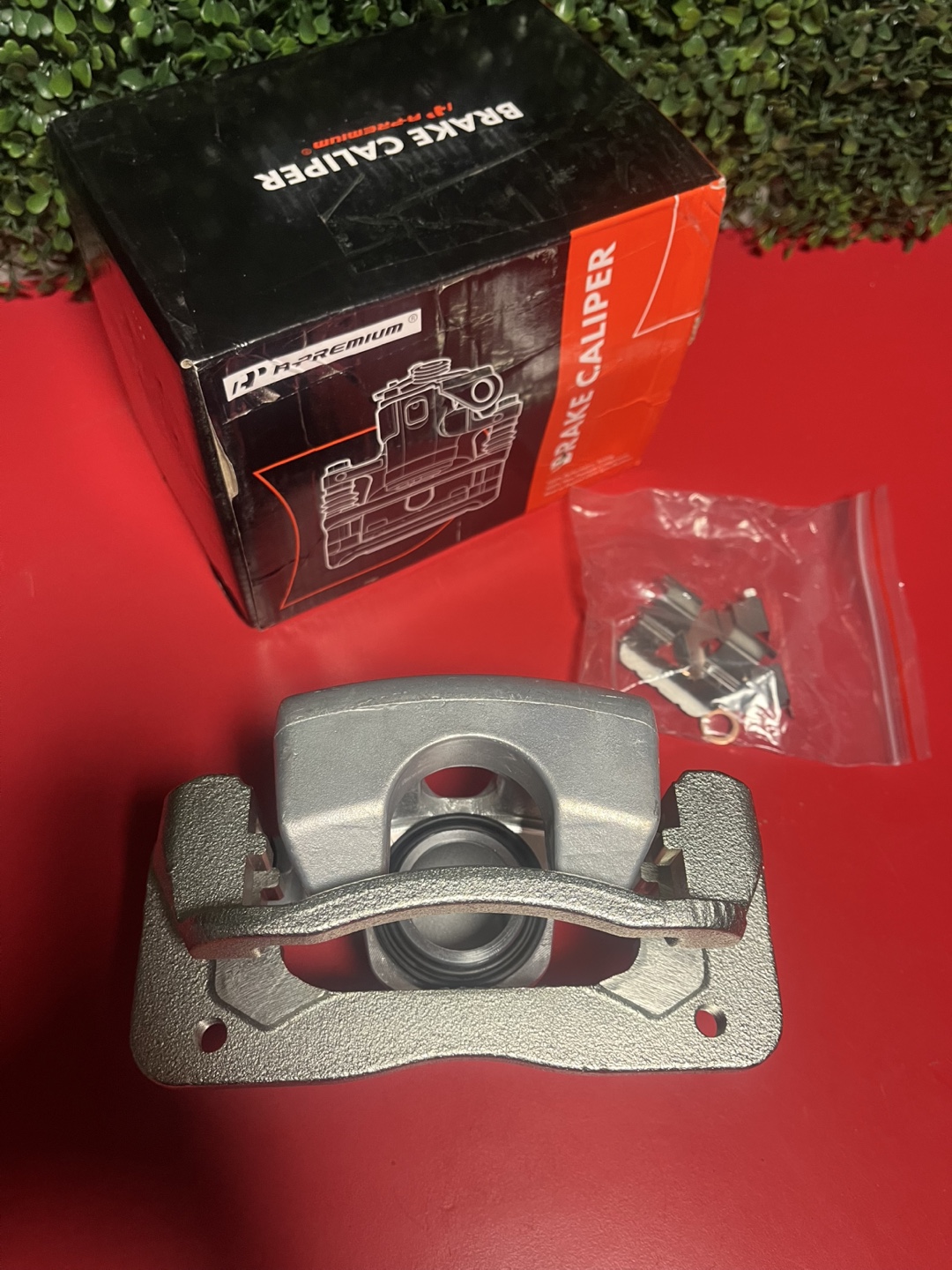 Rear Left Brake Caliper for Santa Fe, Sorento - photo 3