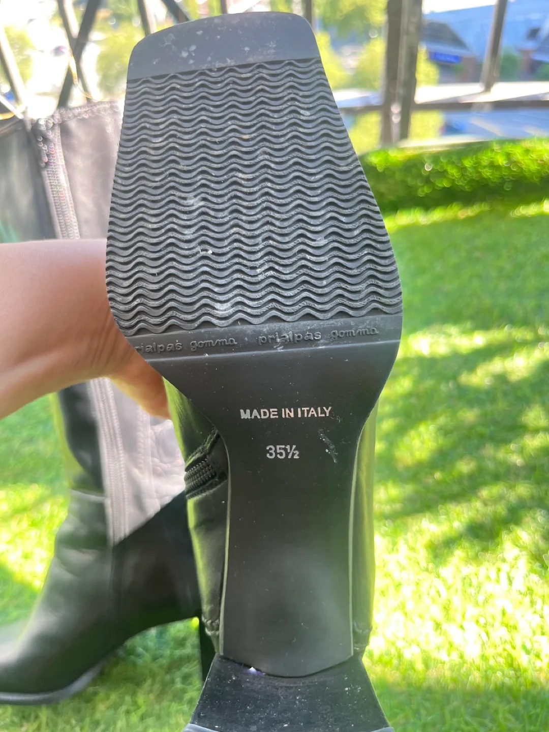 Black Leather Knee-High Boots - Size 35.5 image indicator(3)