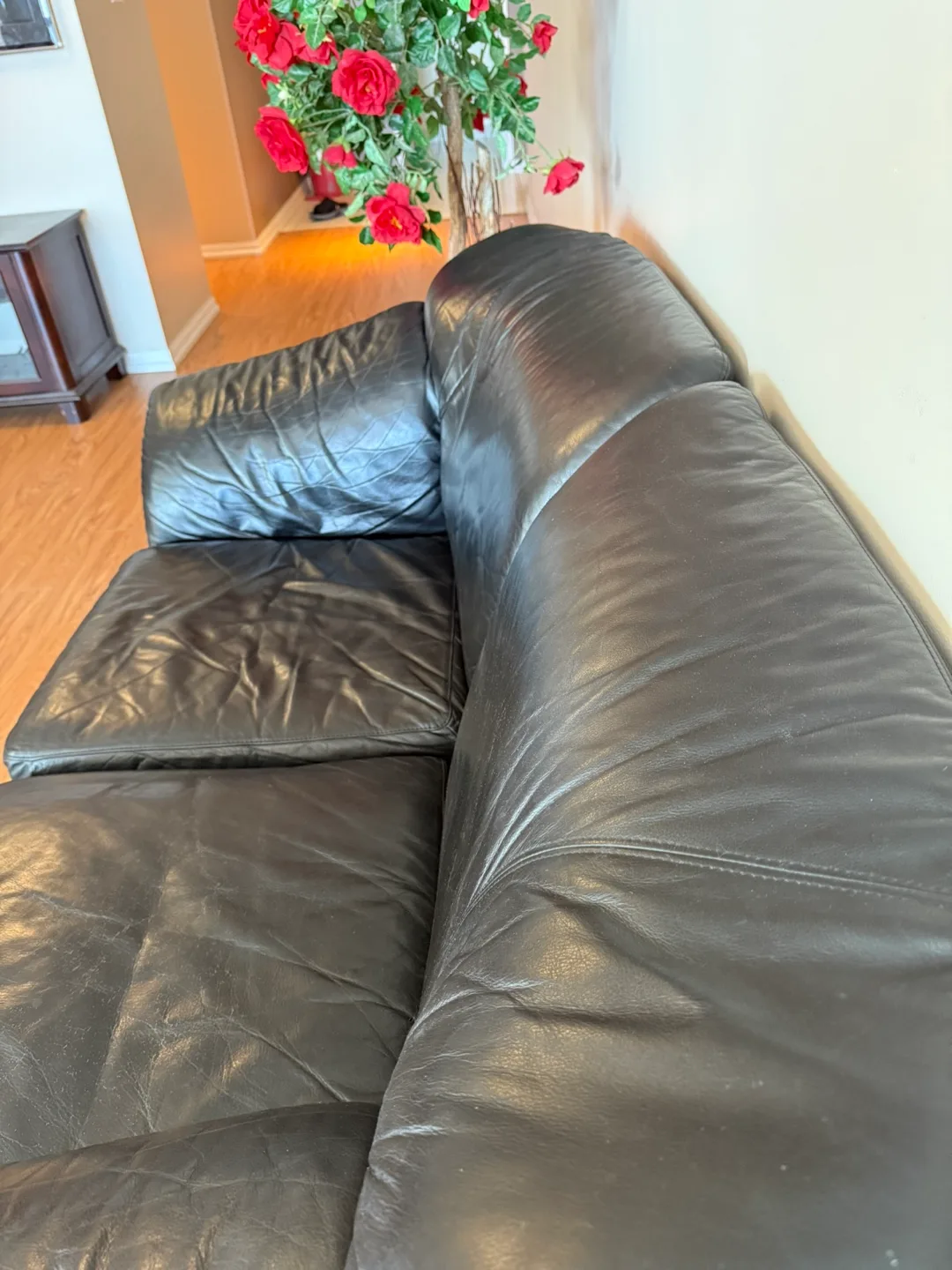 Bonded Leather Loveseat Sofa 💰: OFFERS WELCOME! Downsizing image indicator(5)