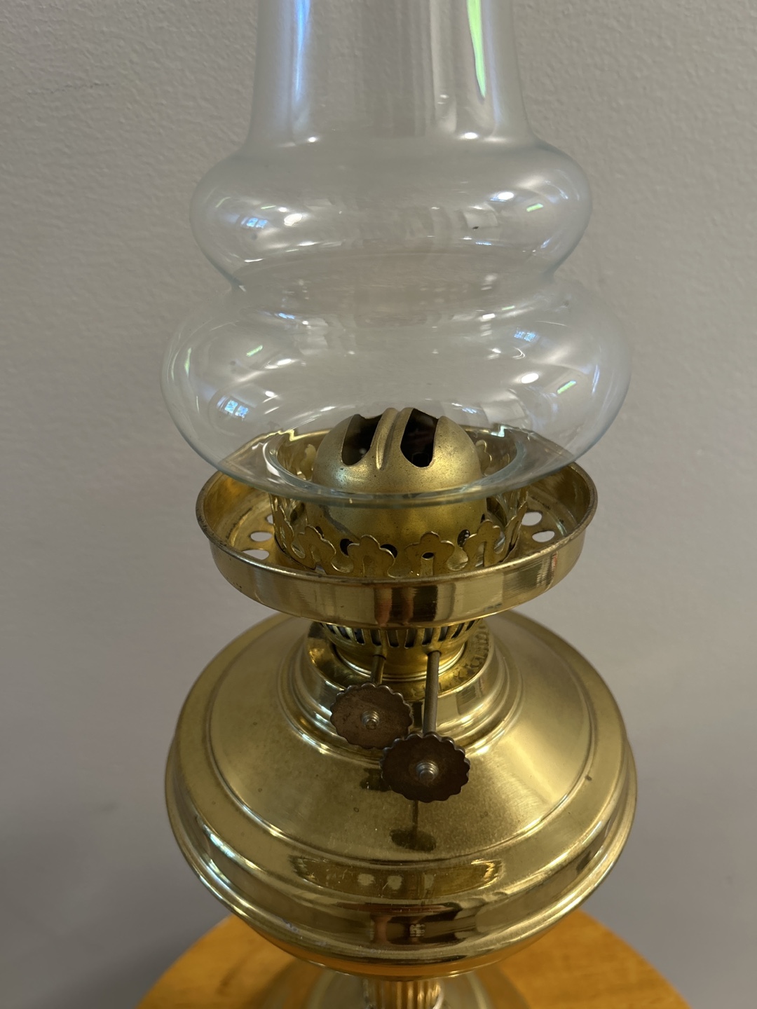 Vintage Brass Oil Lamp - photo 2