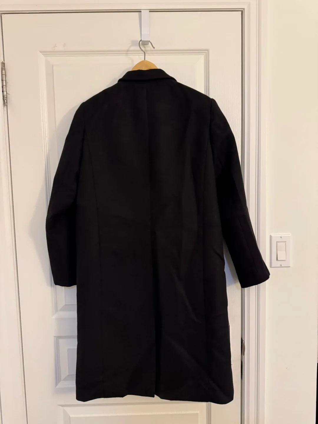Oak + Fort Black Coat - Size M image indicator(2)