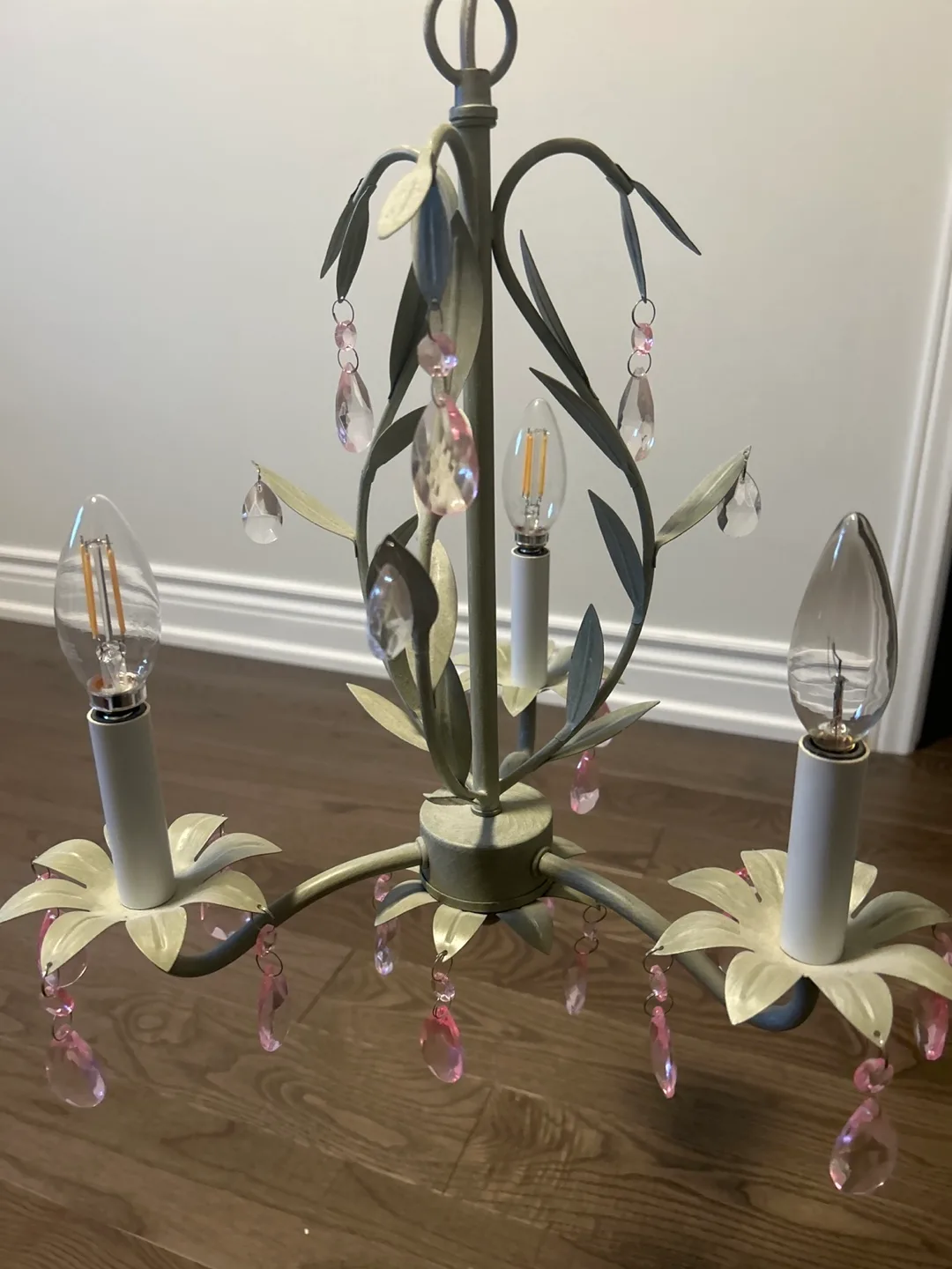 Floral Chandelier 🇨🇦 thumbnail