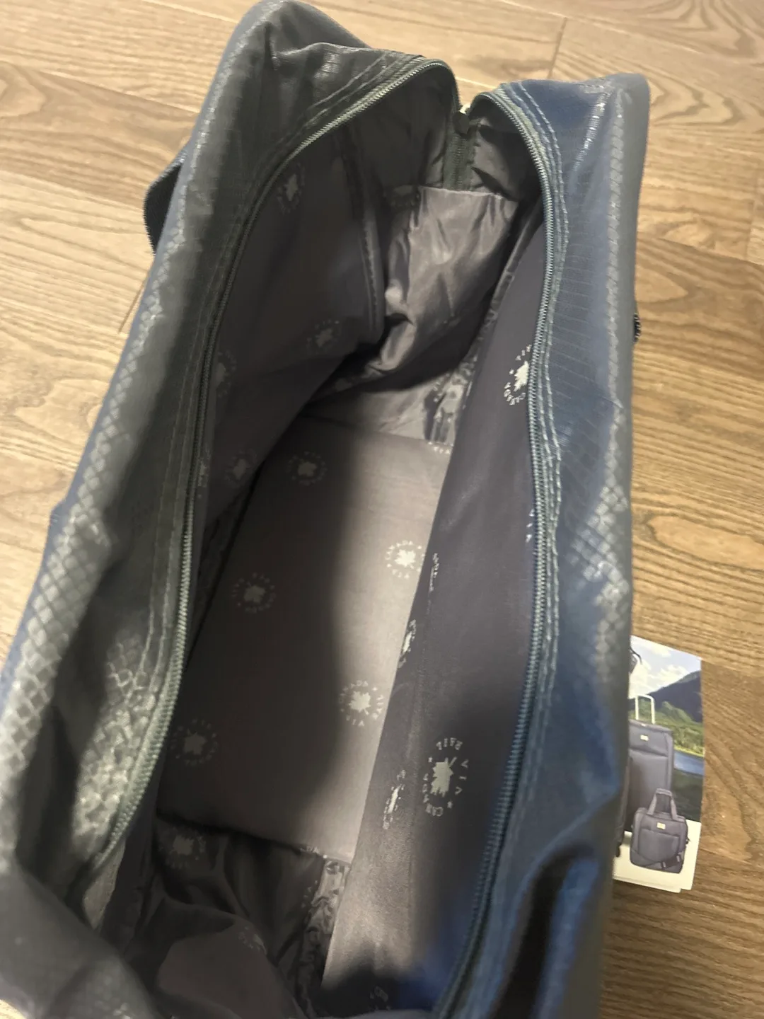 VIA Rail Tote Bag - Like New! 🇨🇦 image indicator(2)