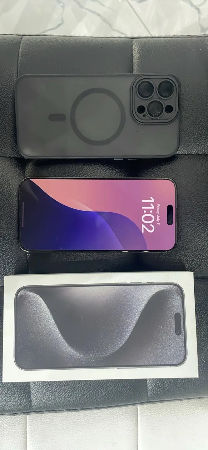 iPhone 15 Pro Max 256 gb with Box & New Case thumbnail