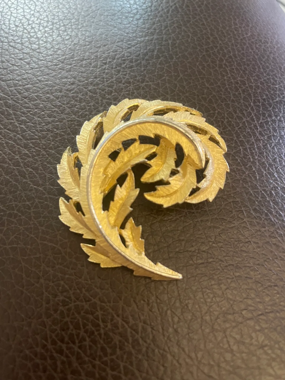 Trifari Gold Tone Leaf Brooch thumbnail