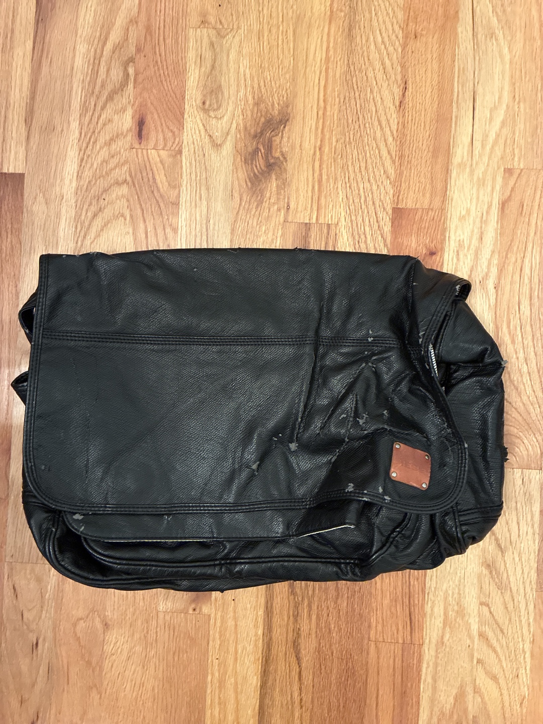 🥕Vintage Diesel Black Leather Messenger Bag
