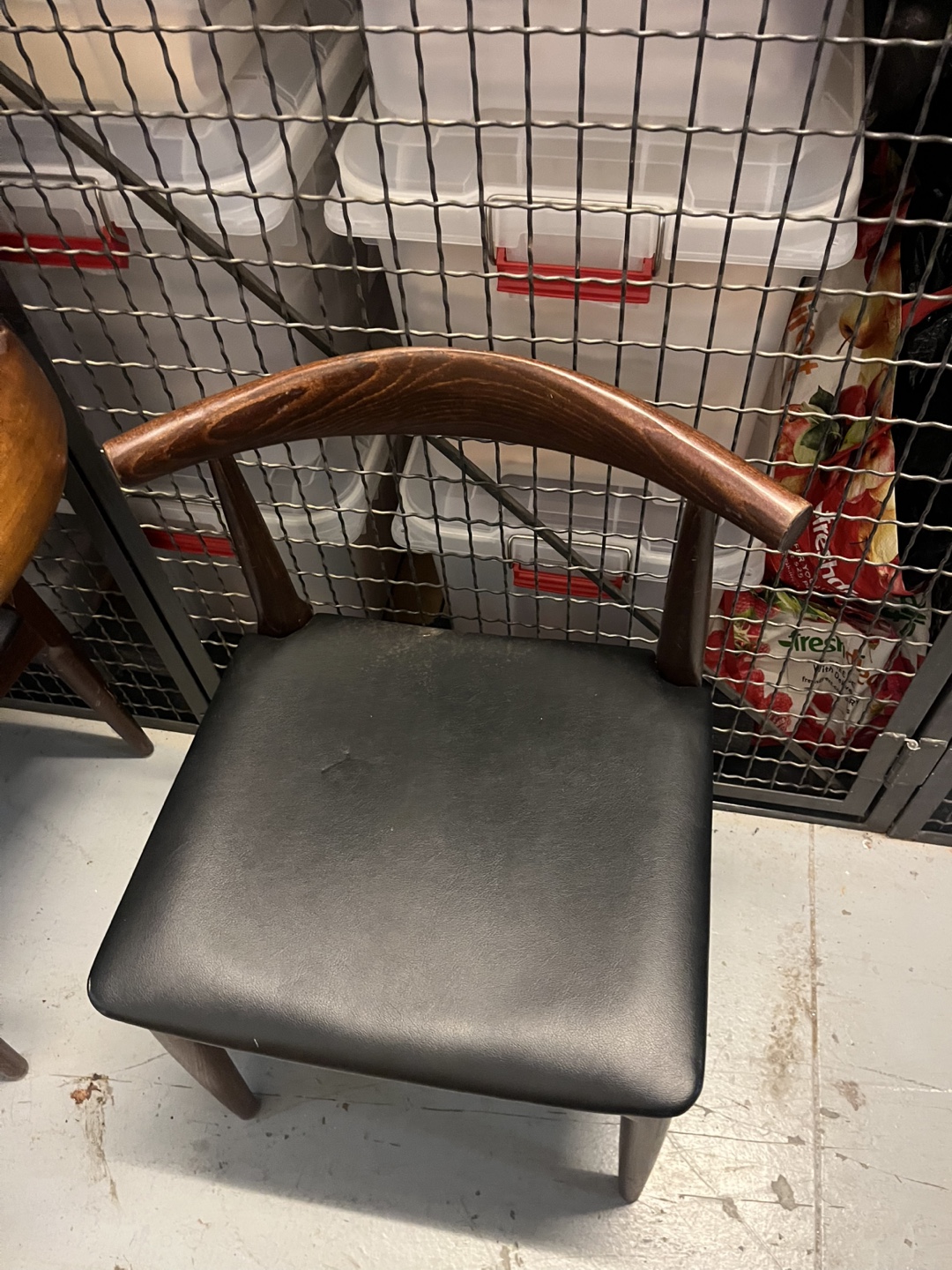 JustChair Wood and Black Seat