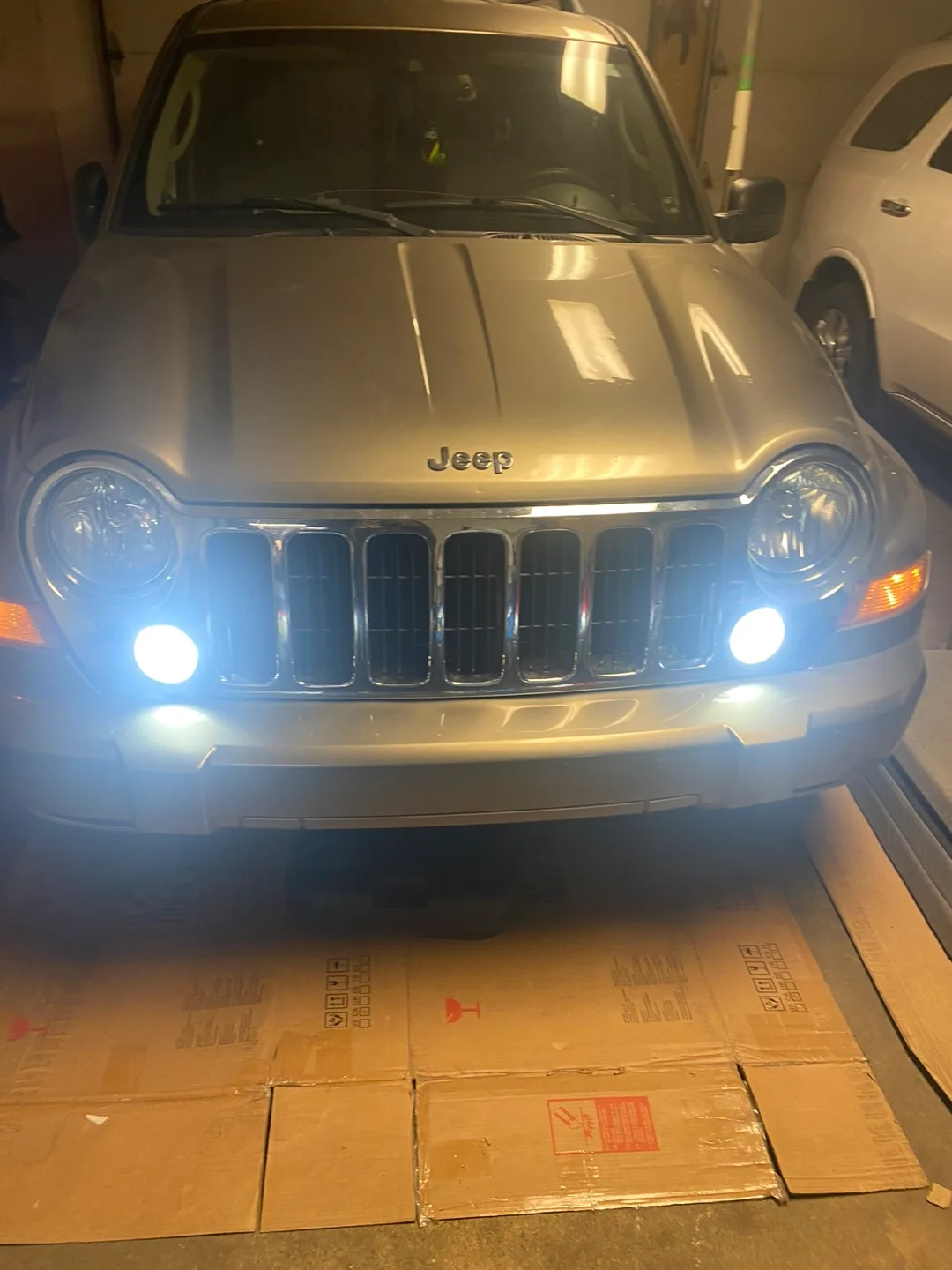 Jeep Liberty SUV - Gold thumbnail