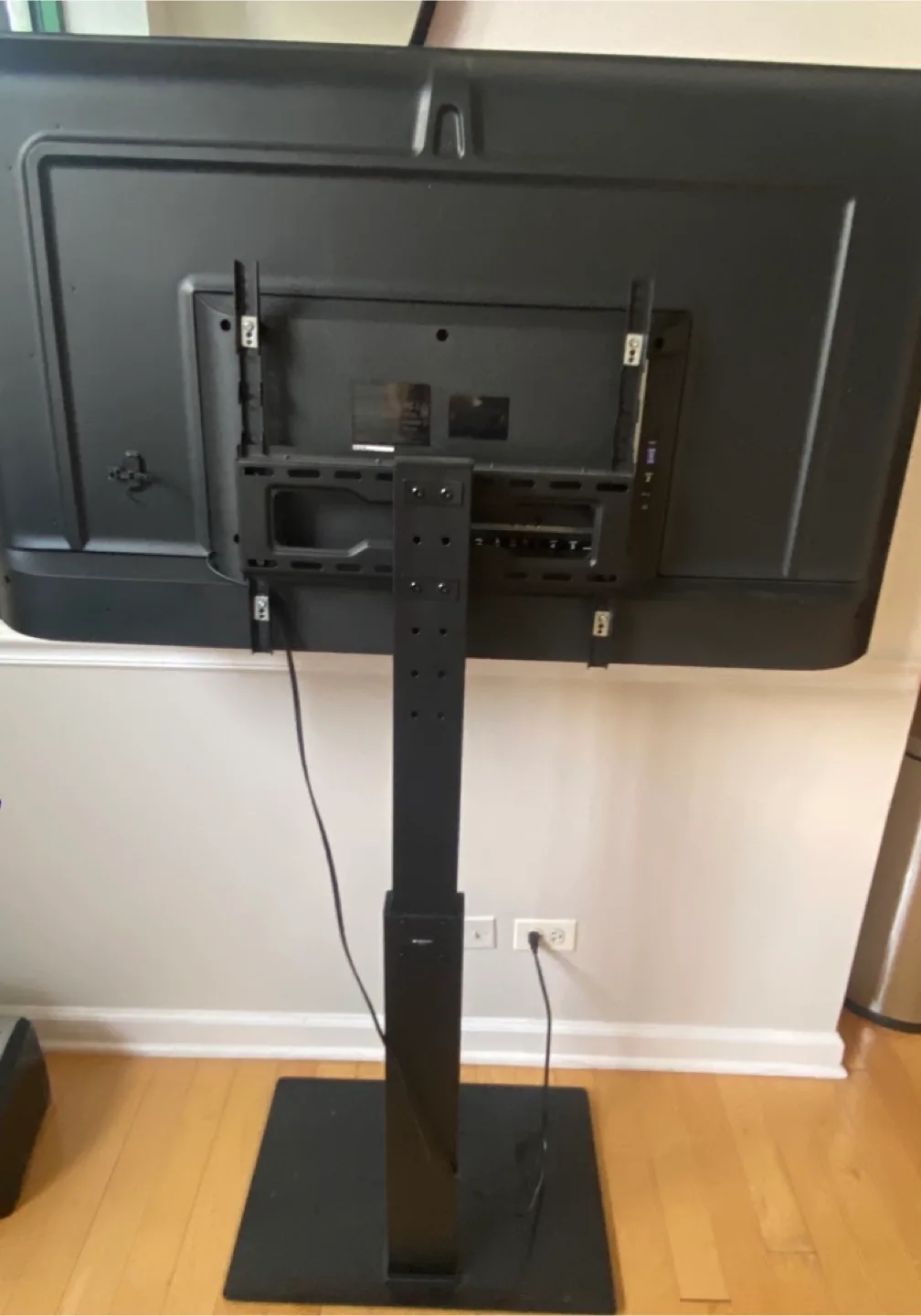 50” roku tv with tv stand image indicator(2)