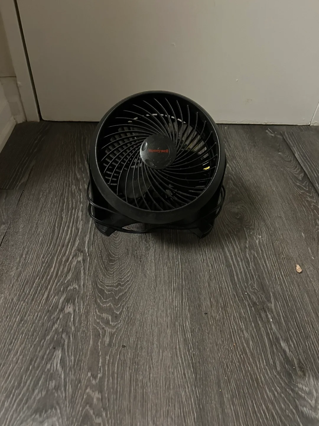 Honeywell Black Table Fan thumbnail