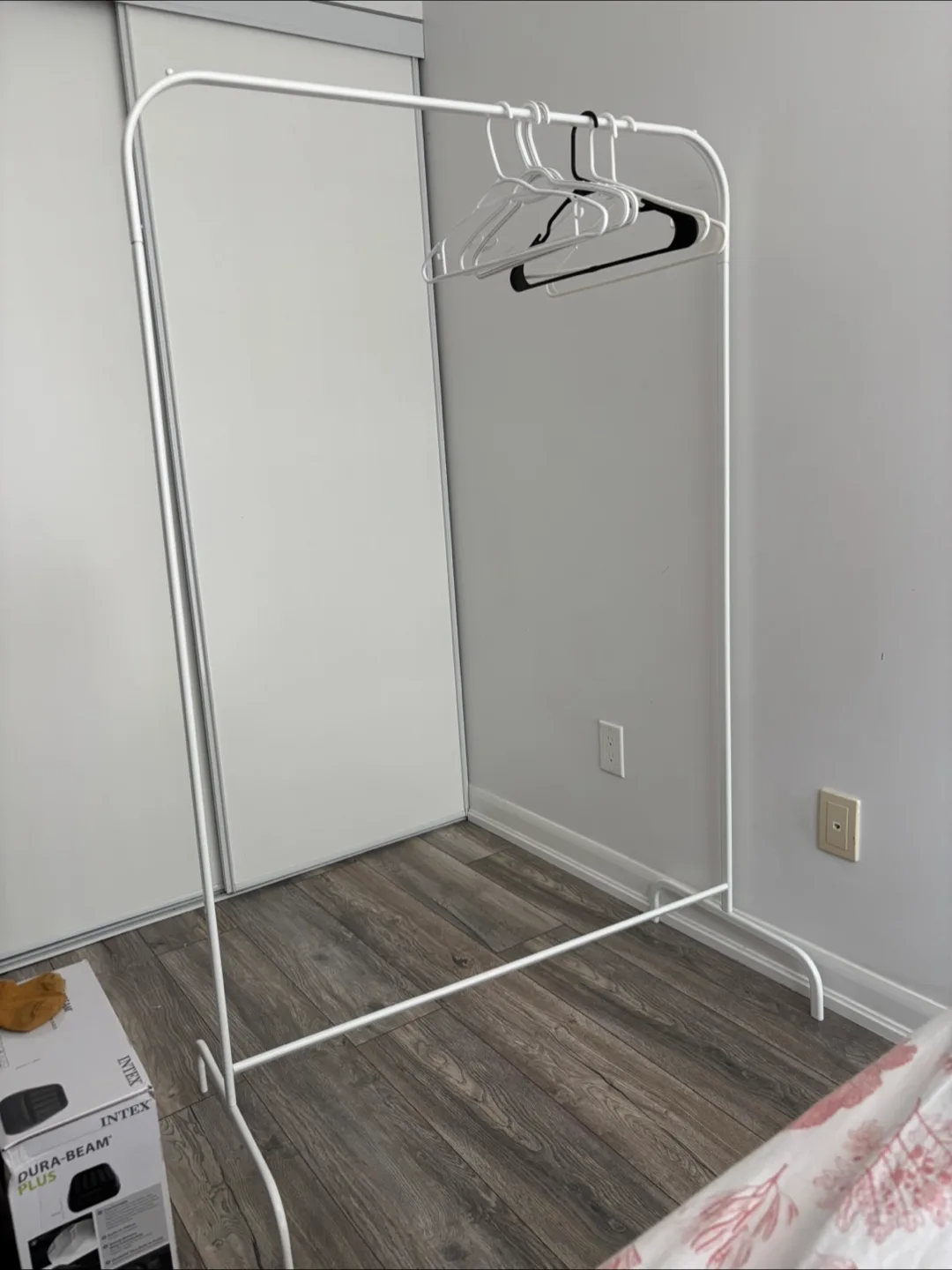 IKEA MULIG Clothes Hanger clothing Rack - White thumbnail