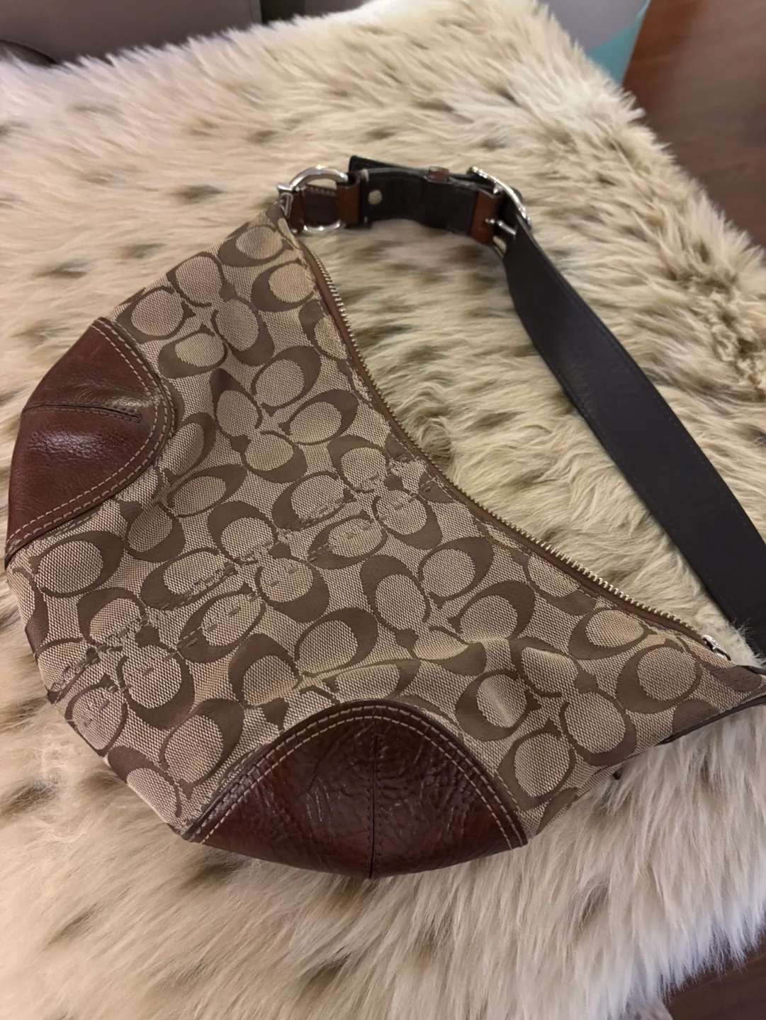 Coach shoulder bag thumbnail