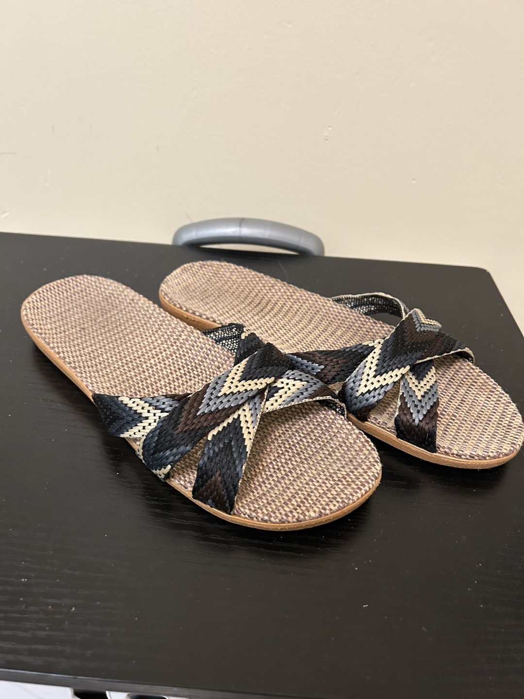 NEW ladies slip on sandals - photo 3