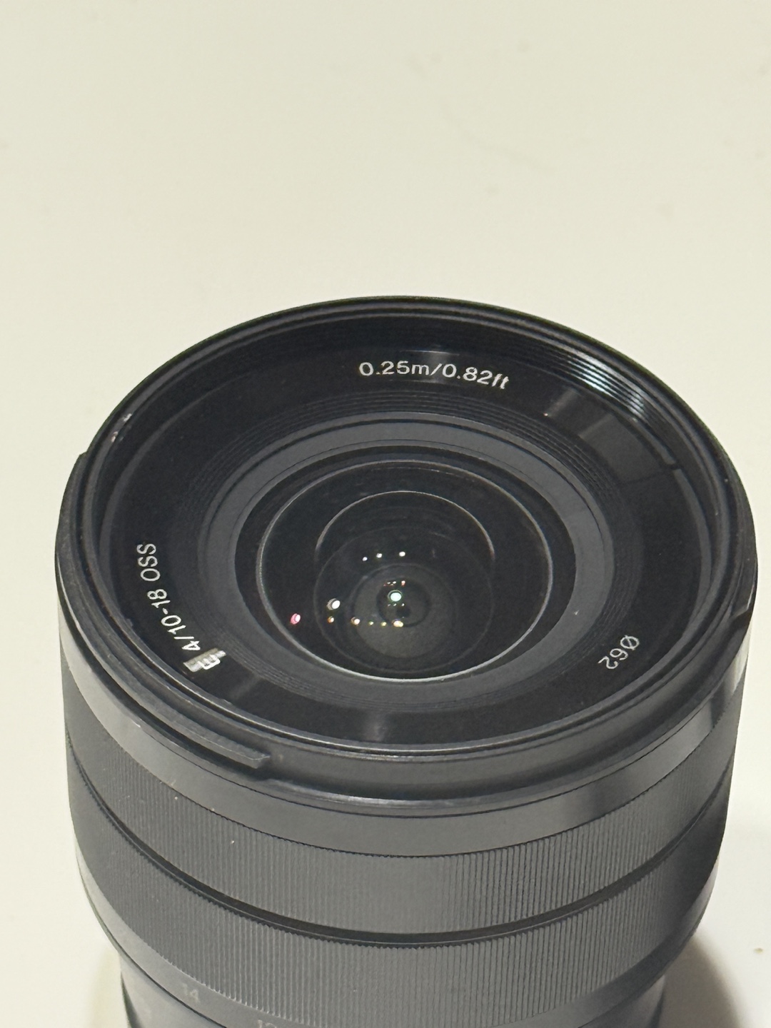 Sony E 10-18mm f/4 OSS Lens - photo 4