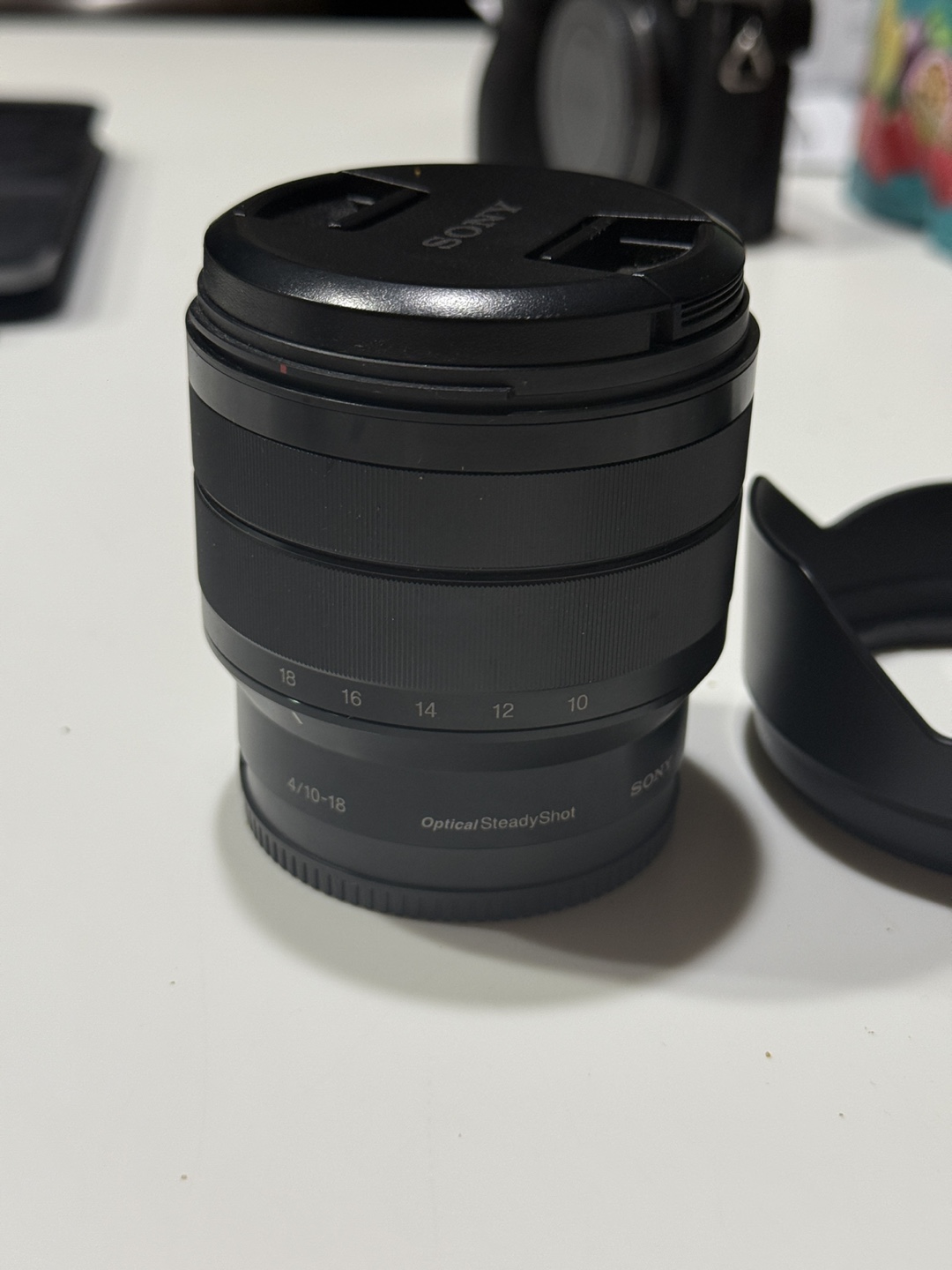 Sony E 10-18mm f/4 OSS Lens - photo 3