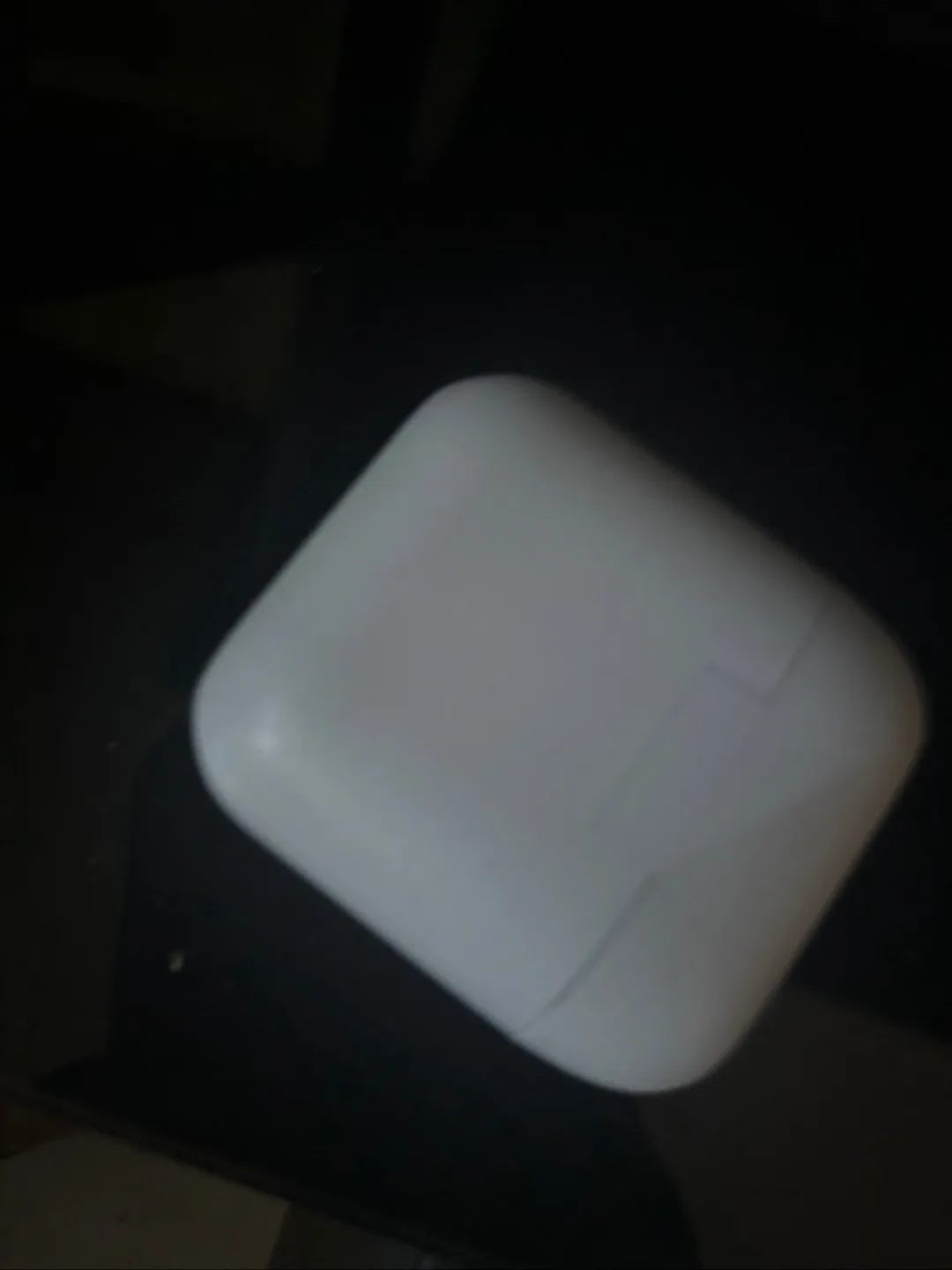 White Wireless Earbuds thumbnail