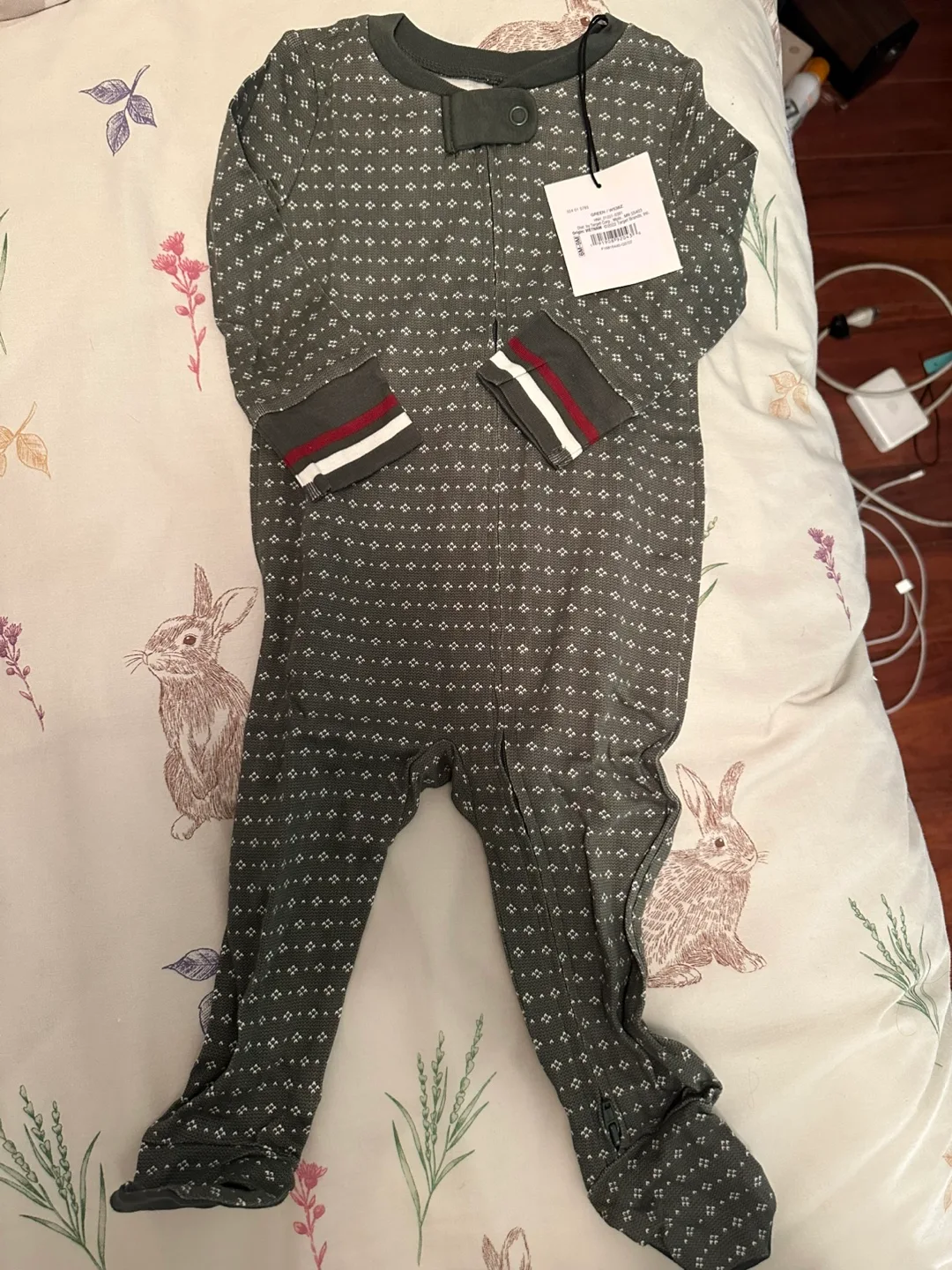 Heart & Hand - 2 Brand new baby sleepsuits - with tags image indicator(2)