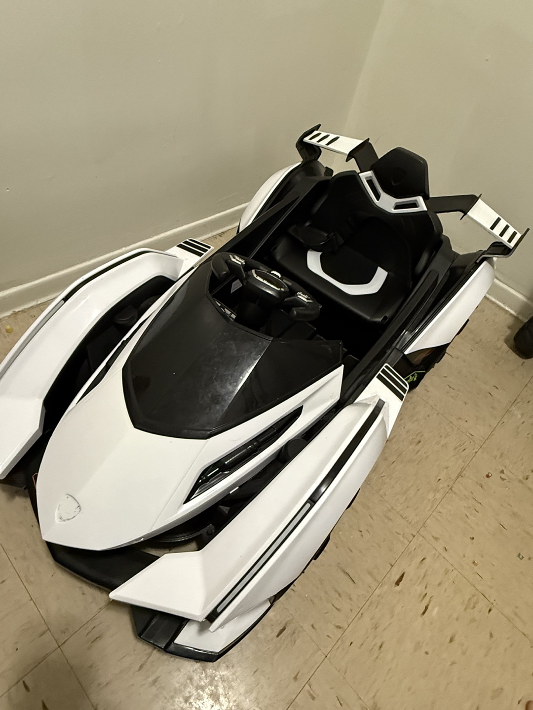 Moderno Kids Racer EVO Ride-On Car
