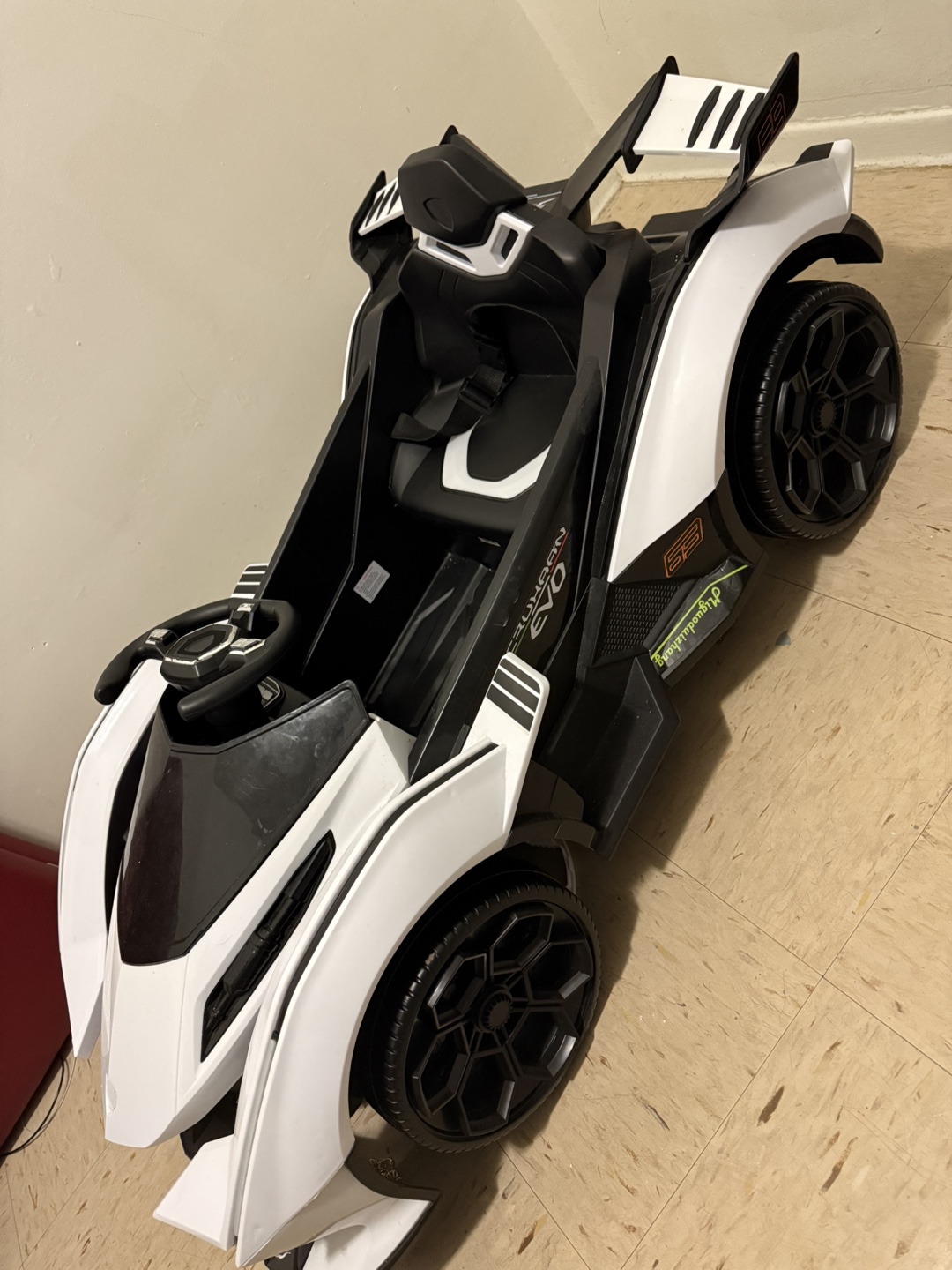 Moderno Kids Racer EVO Ride-On Car - photo 2