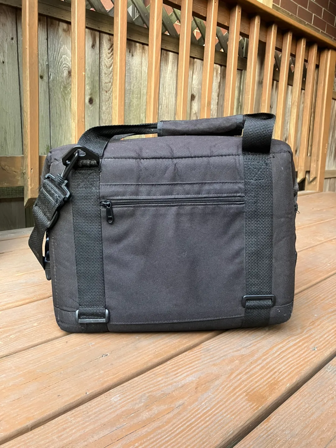 Polar Bear 18 Can Cooler Bag With Shoulder Strap image indicator(5)