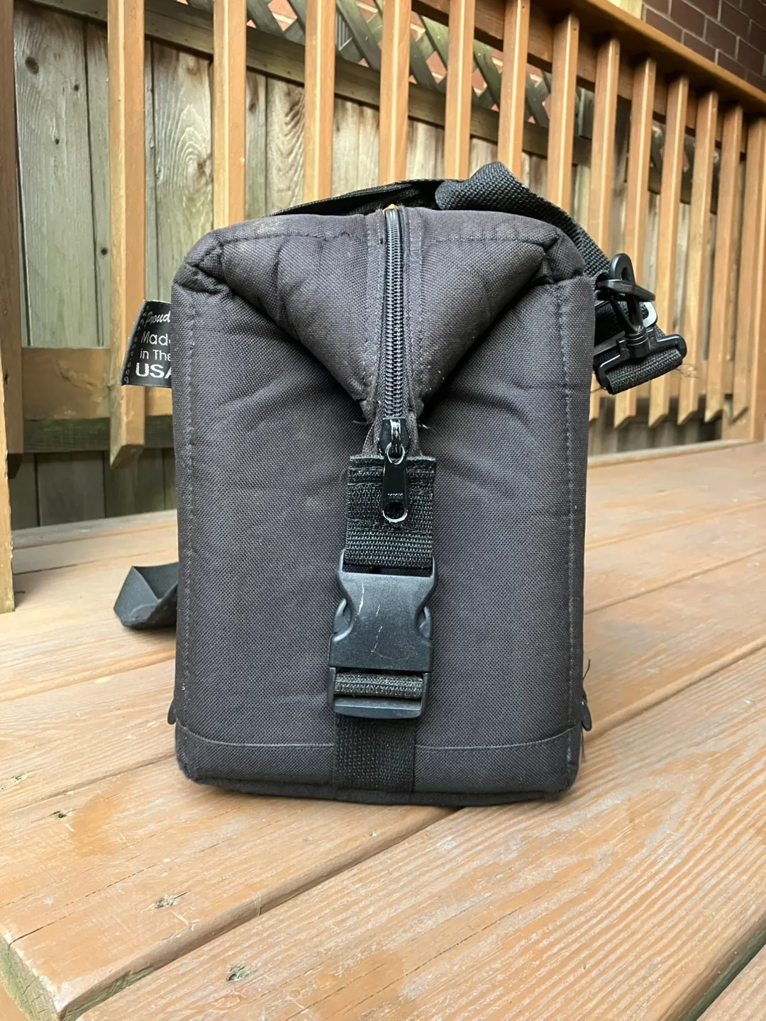 Polar Bear 18 Can Cooler Bag With Shoulder Strap image indicator(9)