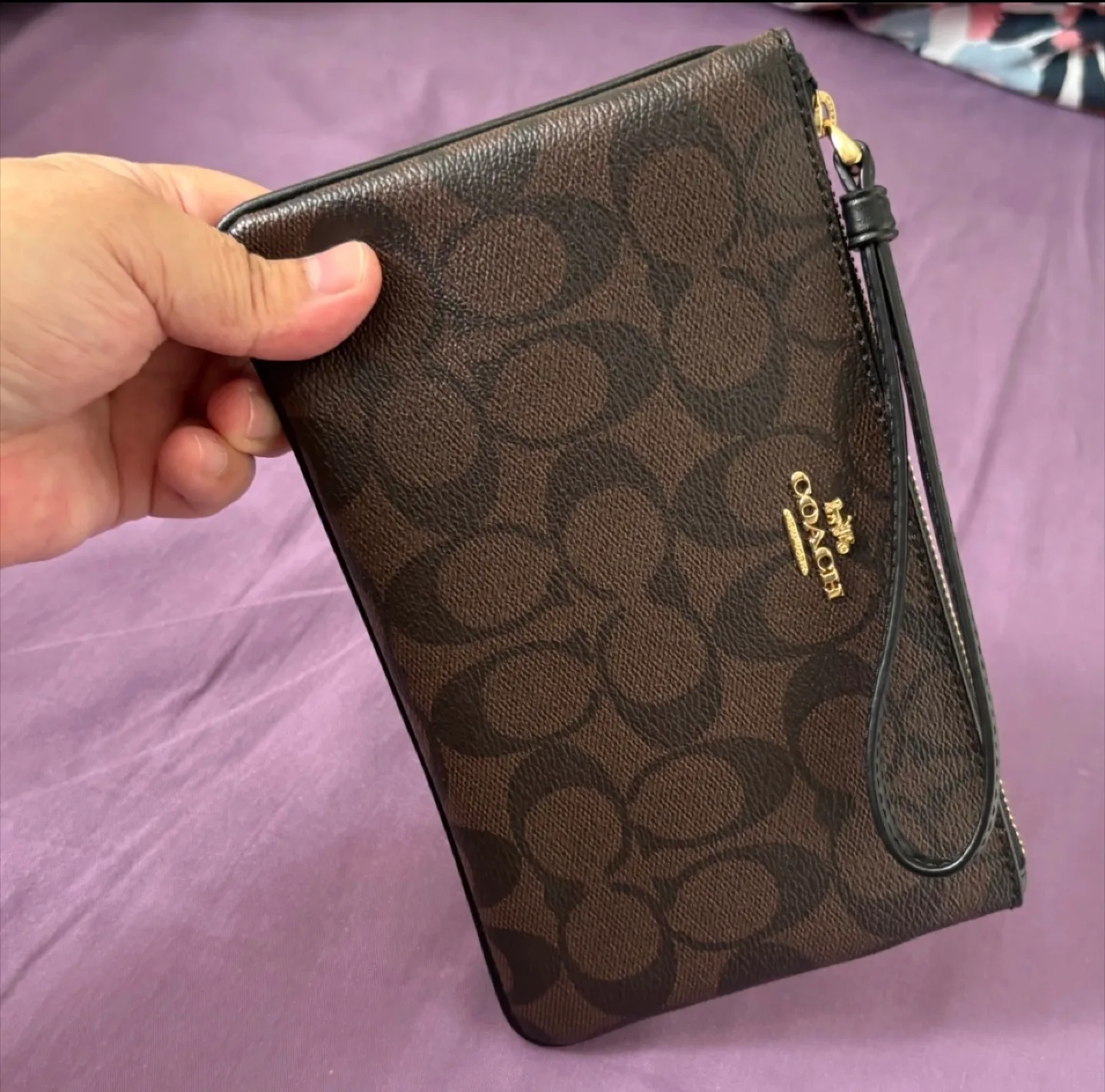 Coach Wristlet - Brown Signature image indicator(4)