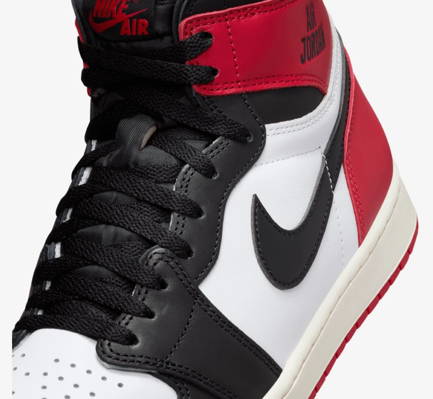 Air Jordan 1 Retro High OG Black Toe (size 10.5) - Deadstock image indicator(3)