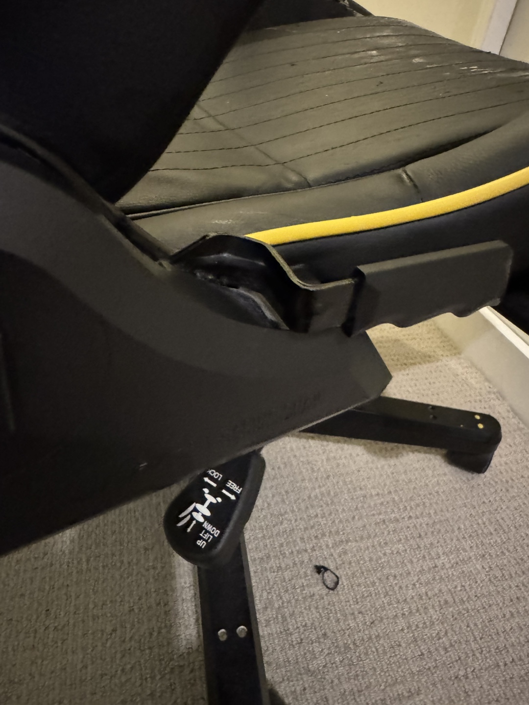 DXRacer Gaming Chair - Black and Yellow - photo 3
