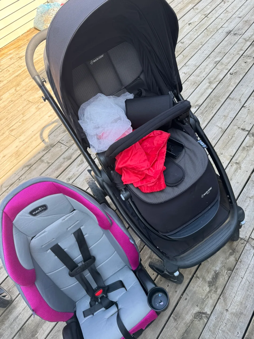 Maxi-Cosi Stroller & Evenflo Car Seat Combo thumbnail