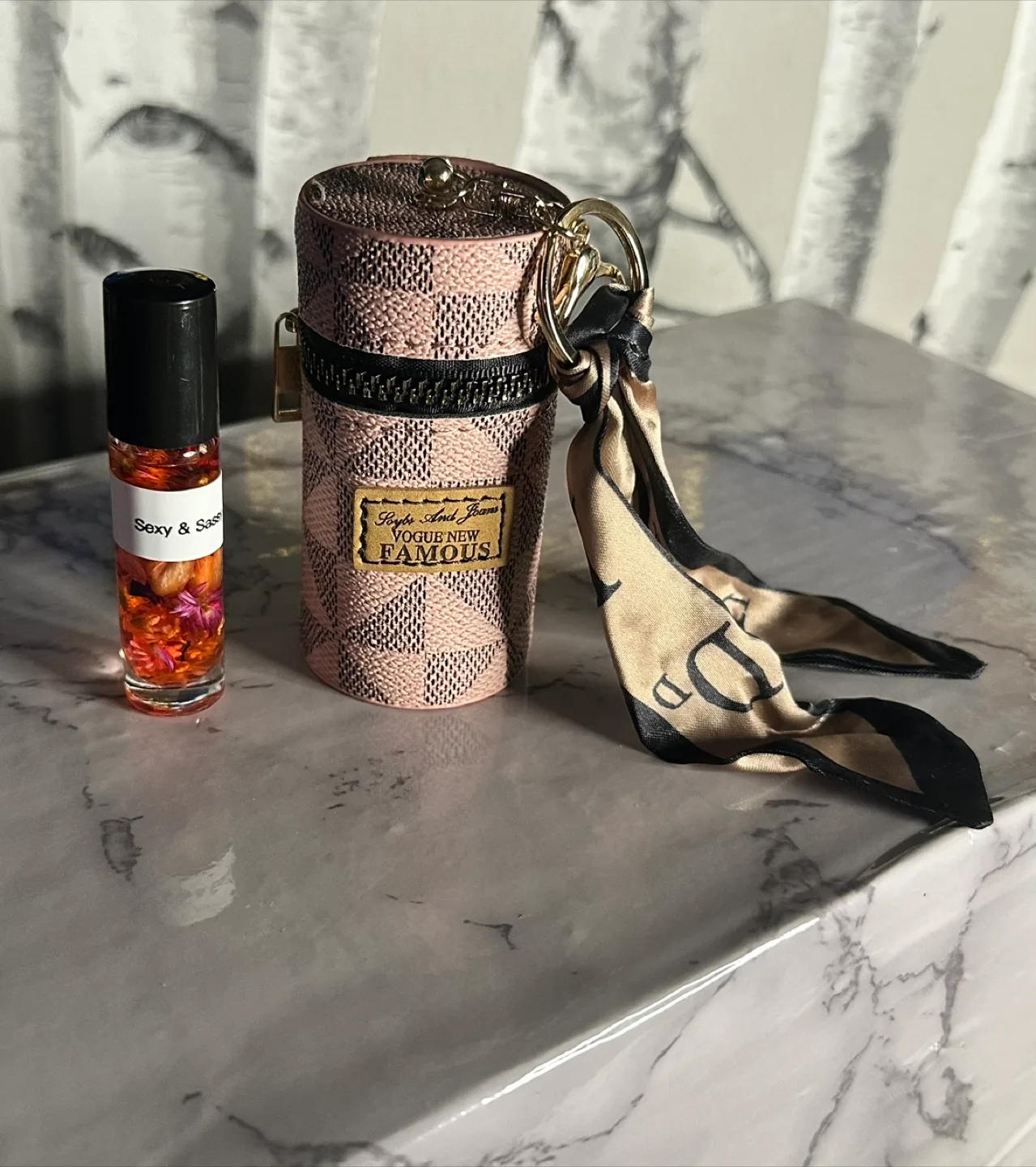 😍 Gorgeous keychain with scarf and oil or lipstick image indicator(2)