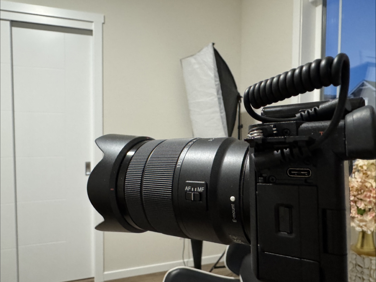 Sony Alpha a6700 Camera - photo 2
