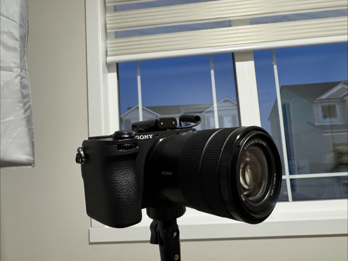 Sony Alpha a6700 Camera - photo 5