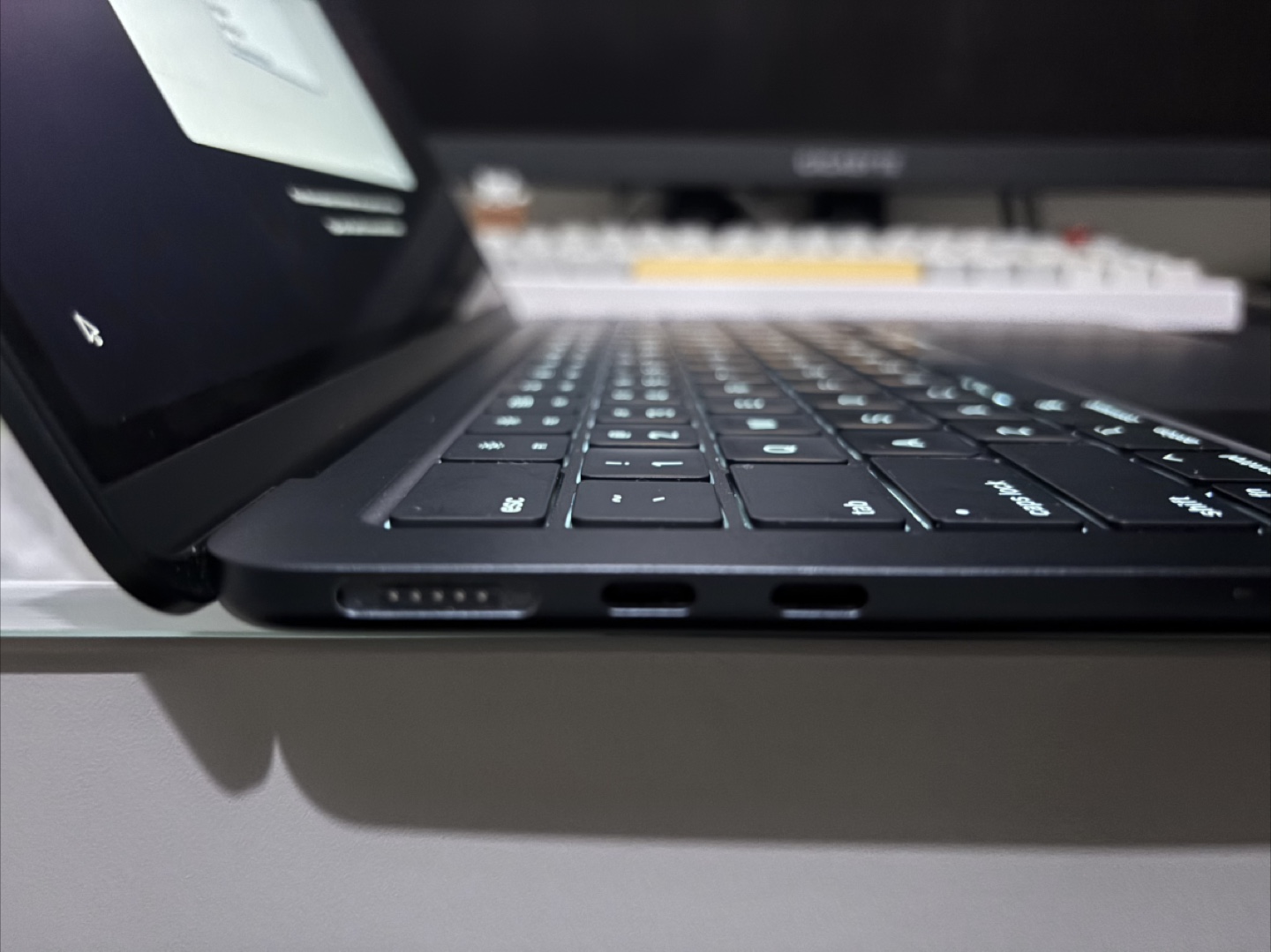 Apple MacBook Air M2 2022 - photo 3
