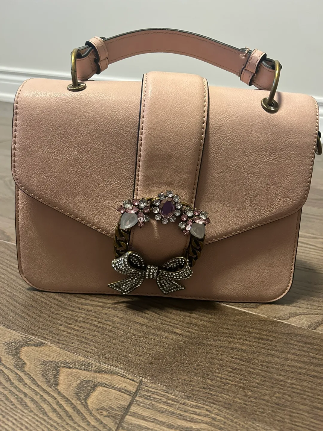 ALDO Pink purse with jewels 🇨🇦 thumbnail