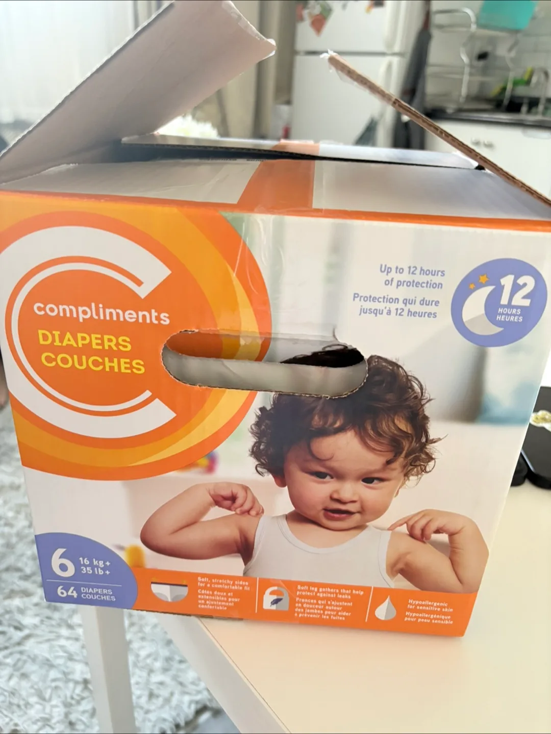Compliments Diapers - Size 6 (16kg+ / 35 lb+) thumbnail